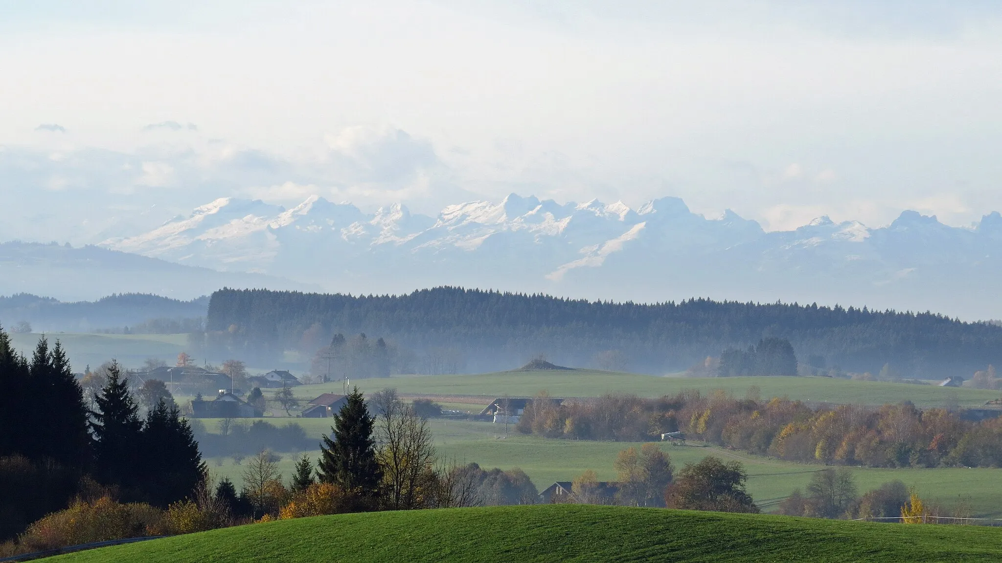 Photo showing: Blick vom Winterberg bei Tautenhofen zu den Glarner Alpen, Leutkirch im Allgäu