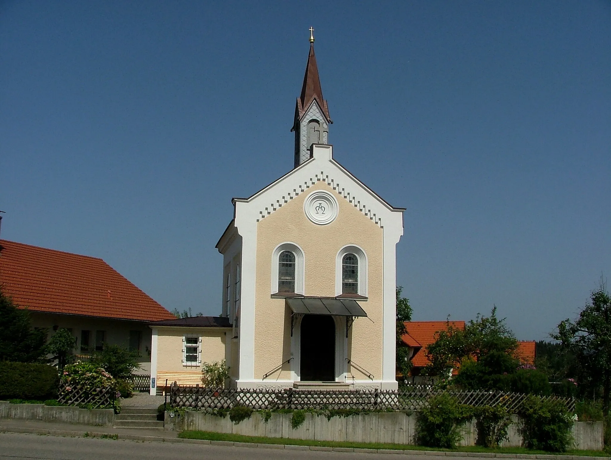 Photo showing: Die Kapelle steht auf den Fundamenten eines römischen Wachturmes.