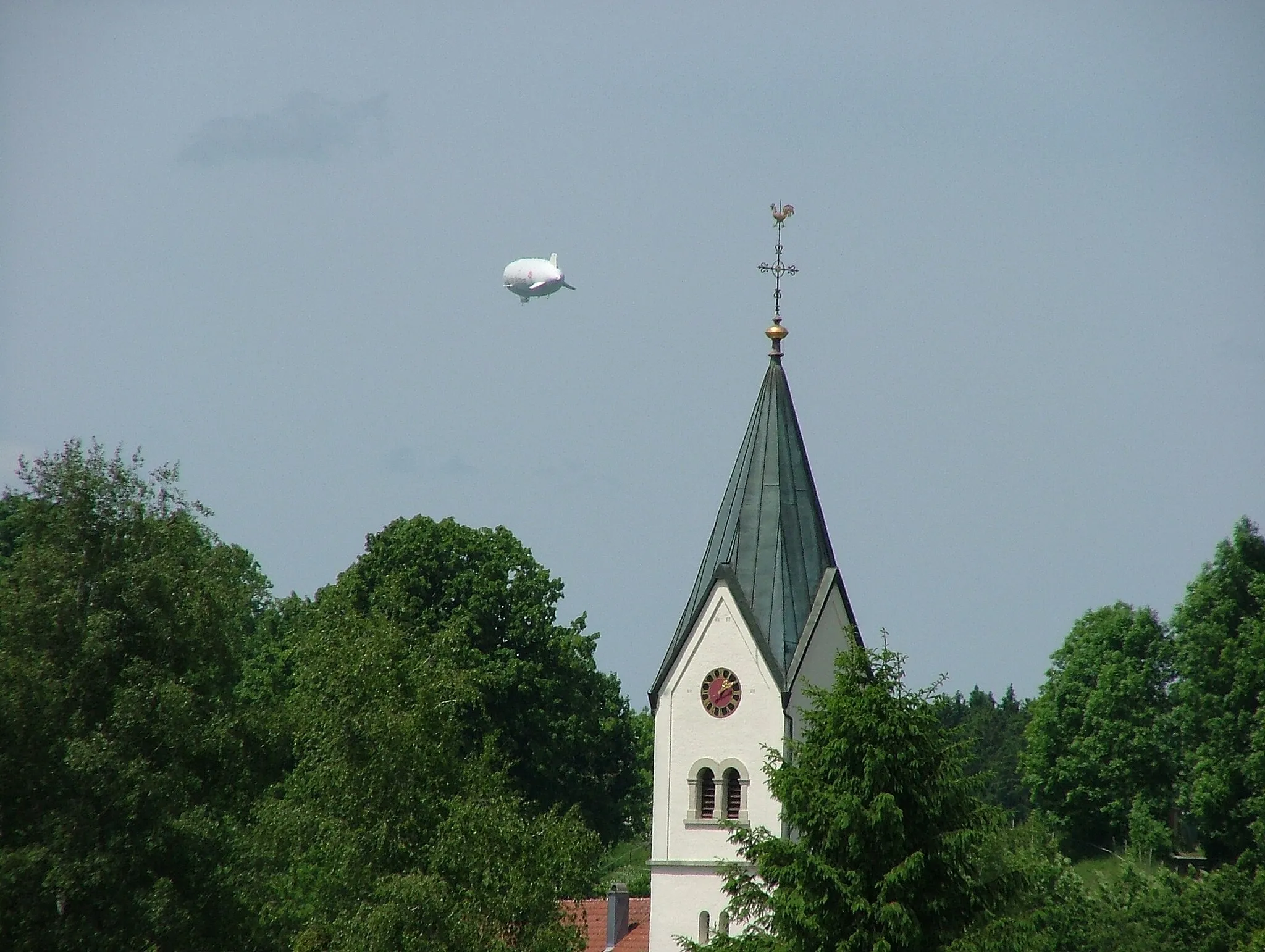 Photo showing: Zeppelin über Hinznang am 1. Juni 2008