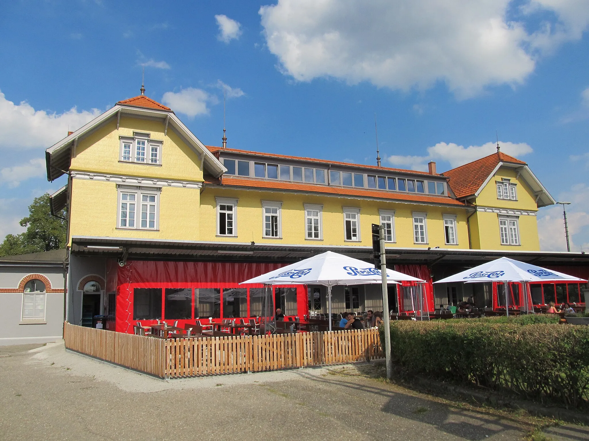 Photo showing: Bahnhofsgebäude des Bahnhofes Leutkirch