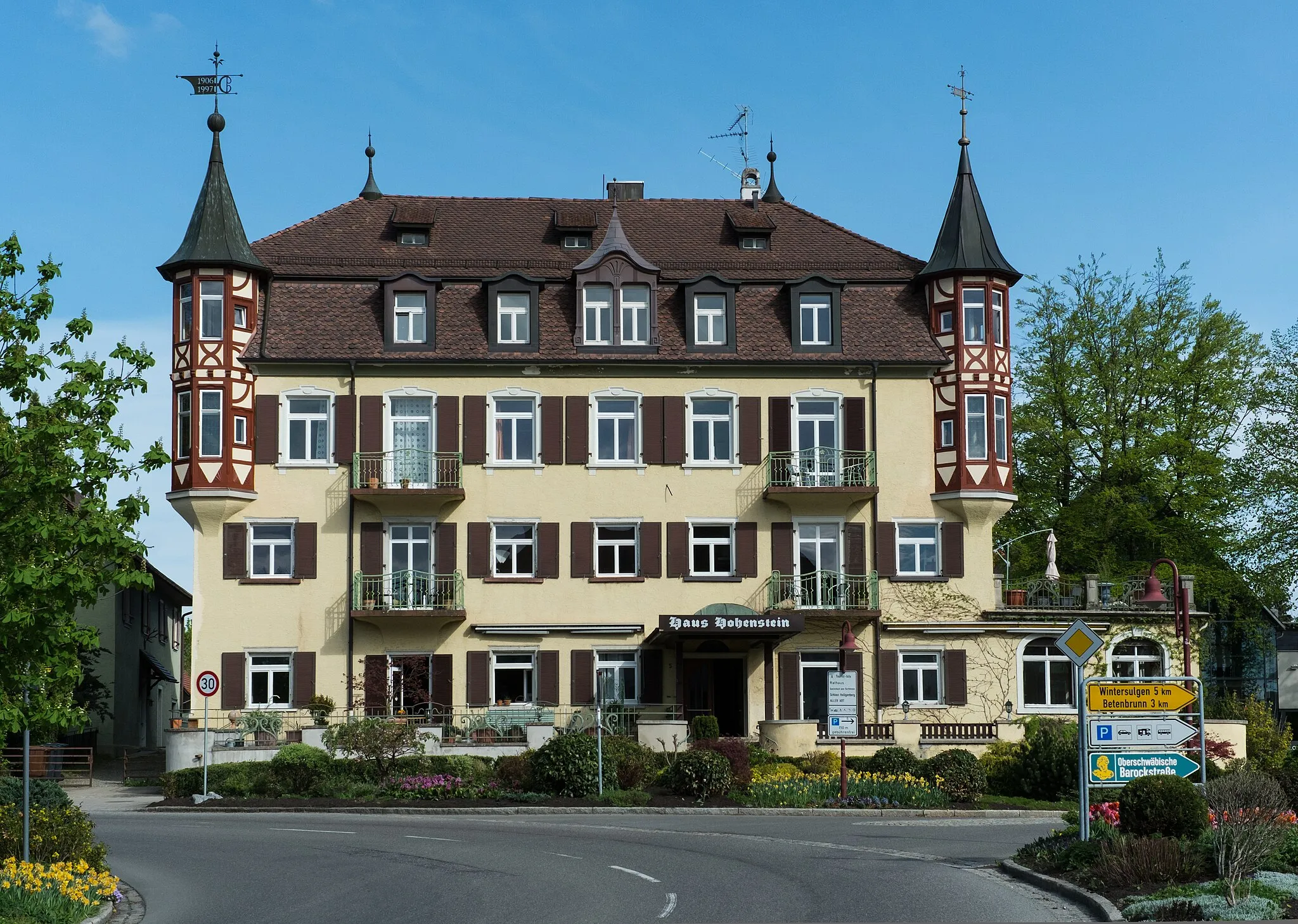 Photo showing: Haus Hohenstein, café and holiday accomodation, Heiligenberg, county Bodenseekreis, Baden Wurttemberg, Germany