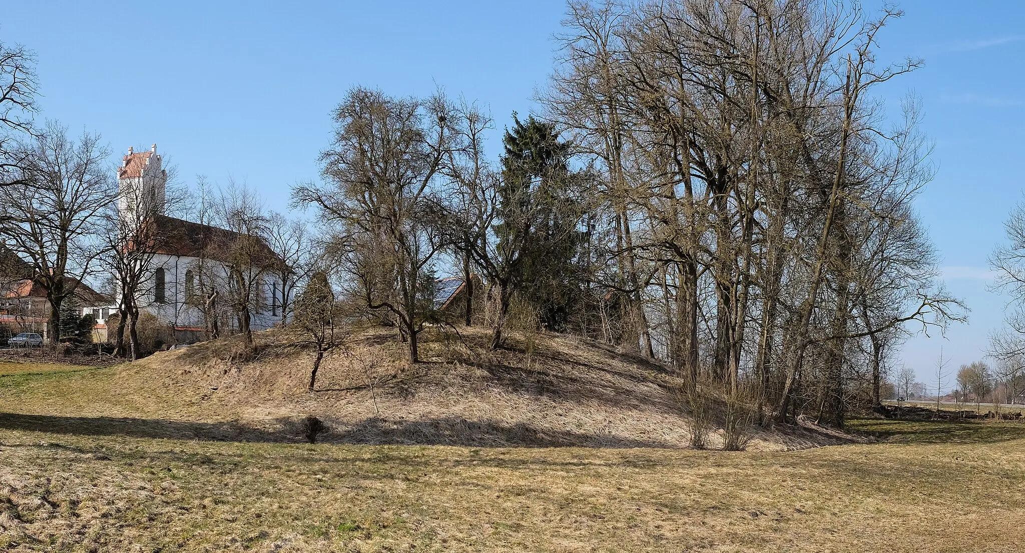 Photo showing: Demolished castle Schlößlesberg, Motte Bachritterburg, Kanzach, district Sigmaringen, Baden-Württemberg, Germany