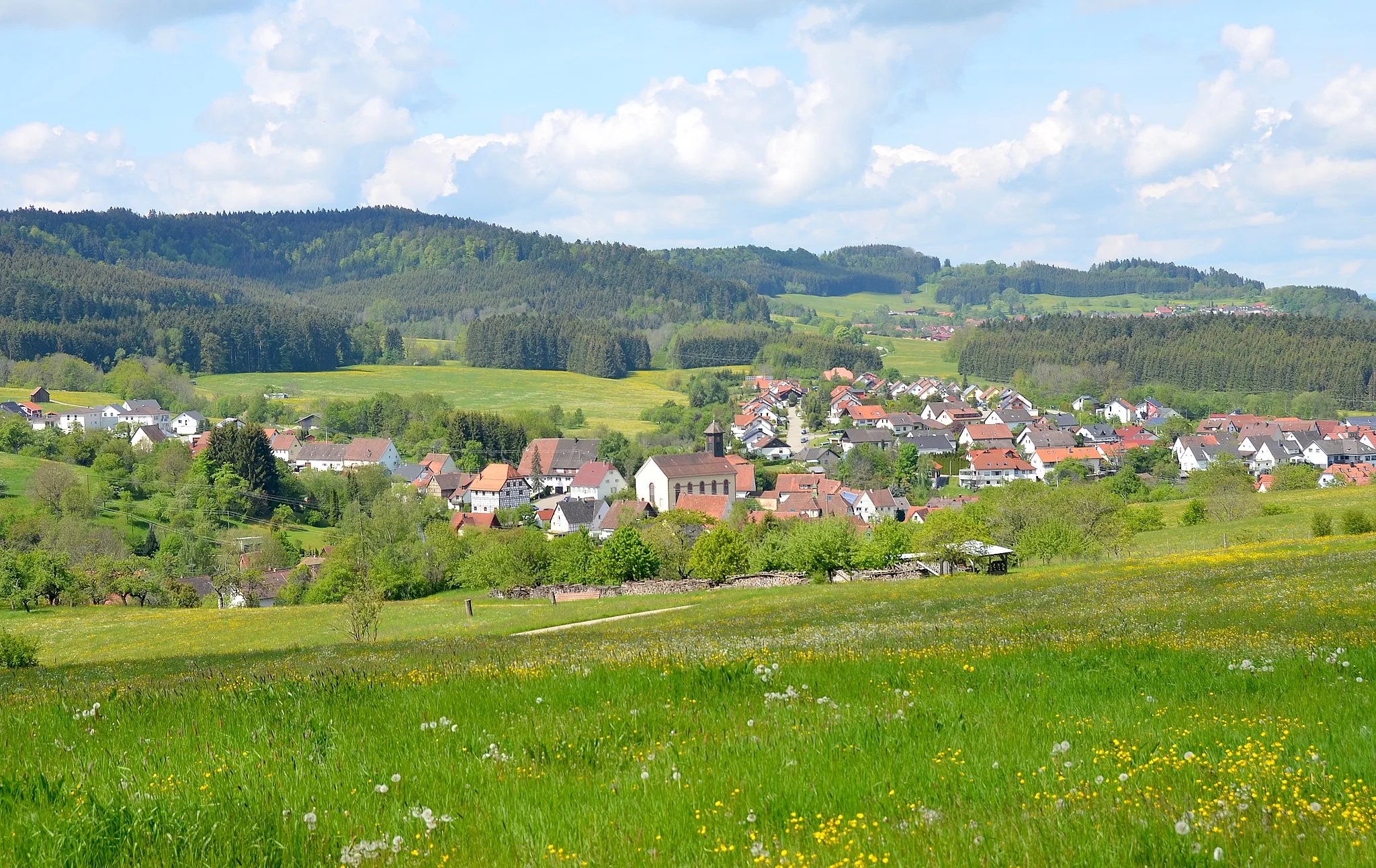 Photo showing: Blick über Ratshausen im Zollernalbkreis (2019)