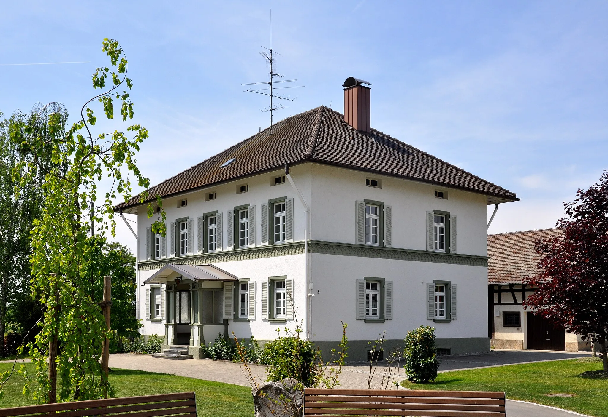 Photo showing: Meckenbeuren, Ortsteil Kehlen,

Kath. Pfarrhaus St. Verena
