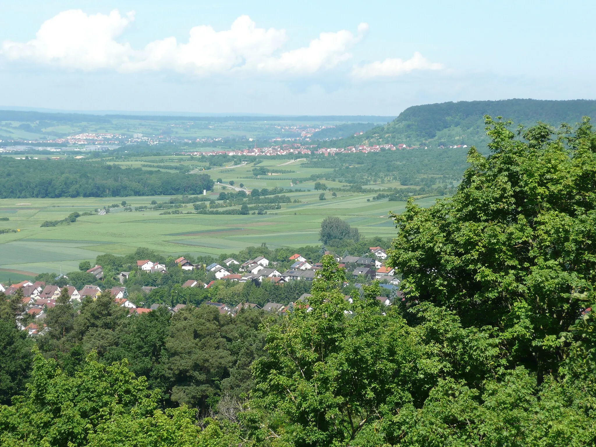 Photo showing: Blick vom Schloß Hohenentringen Richtung Herrenberg