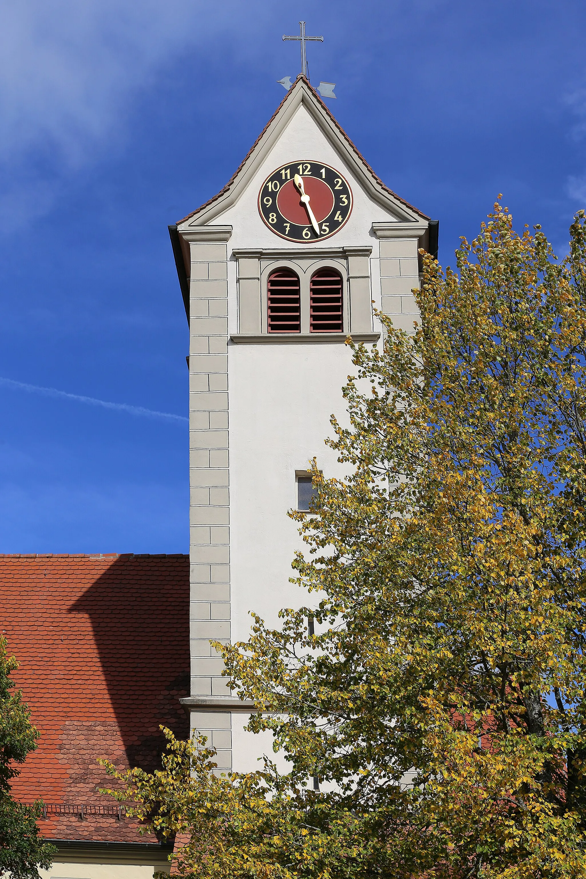 Photo showing: Tower of the parish church St. Pankratius in Steinhilben. The place is a district of Trochtelfingen and is located on the Swabian Alb (Baden-Württemberg).