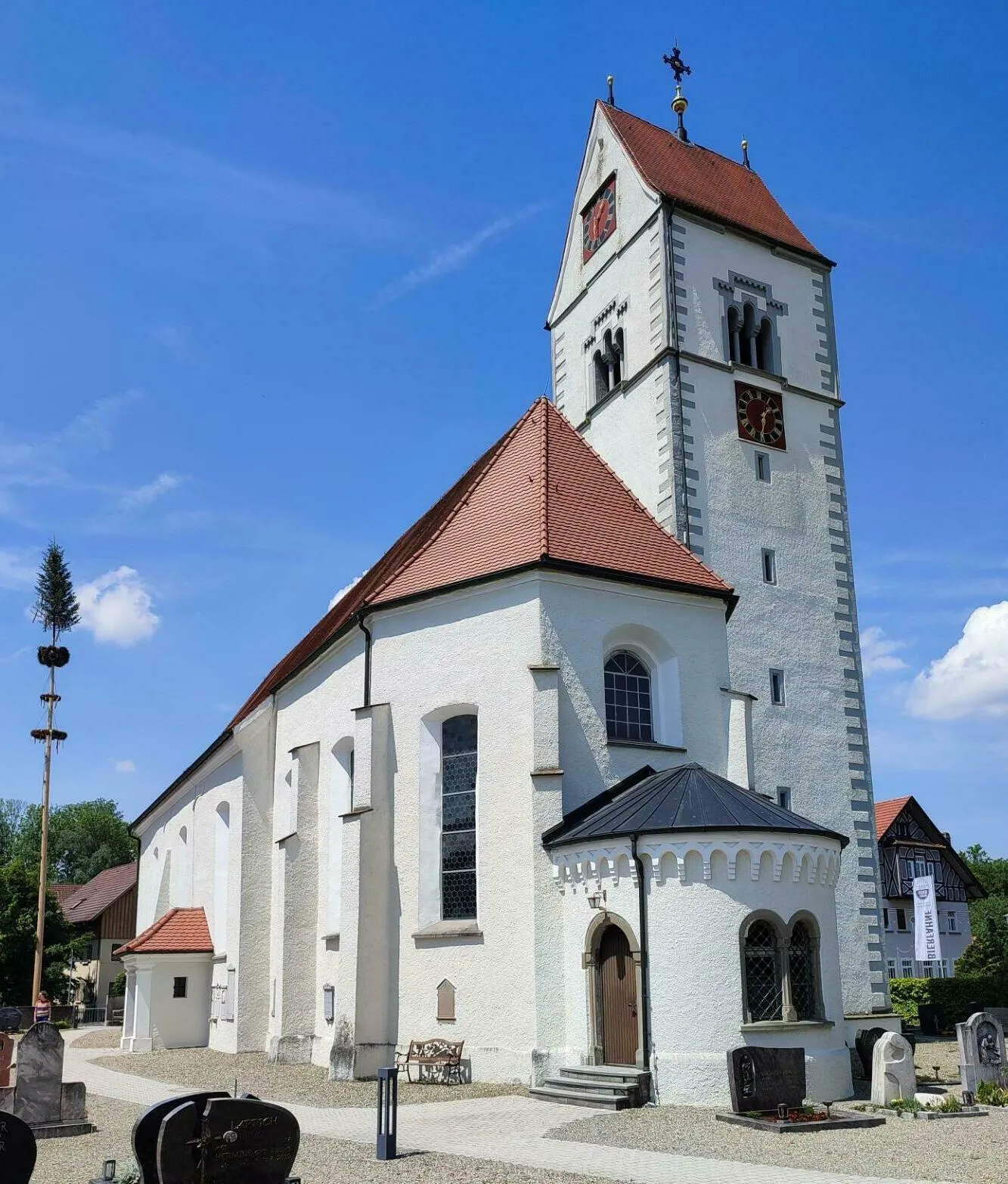 Photo showing: Stattliche Pfarrkirche von Urlau bei Leutkirch im Allgäu