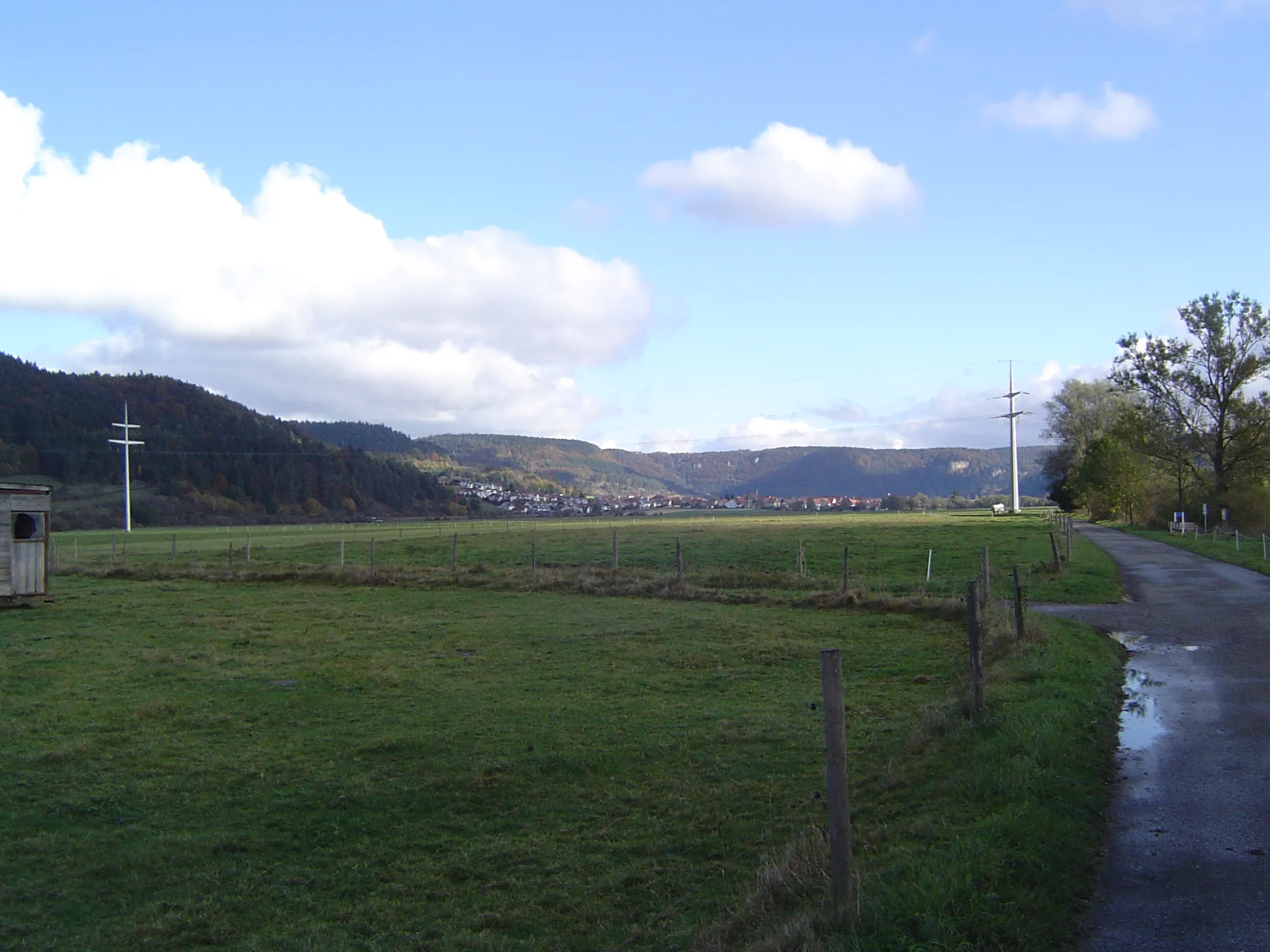 Photo showing: View from Nendingen towards Mühlheim an der Donau.