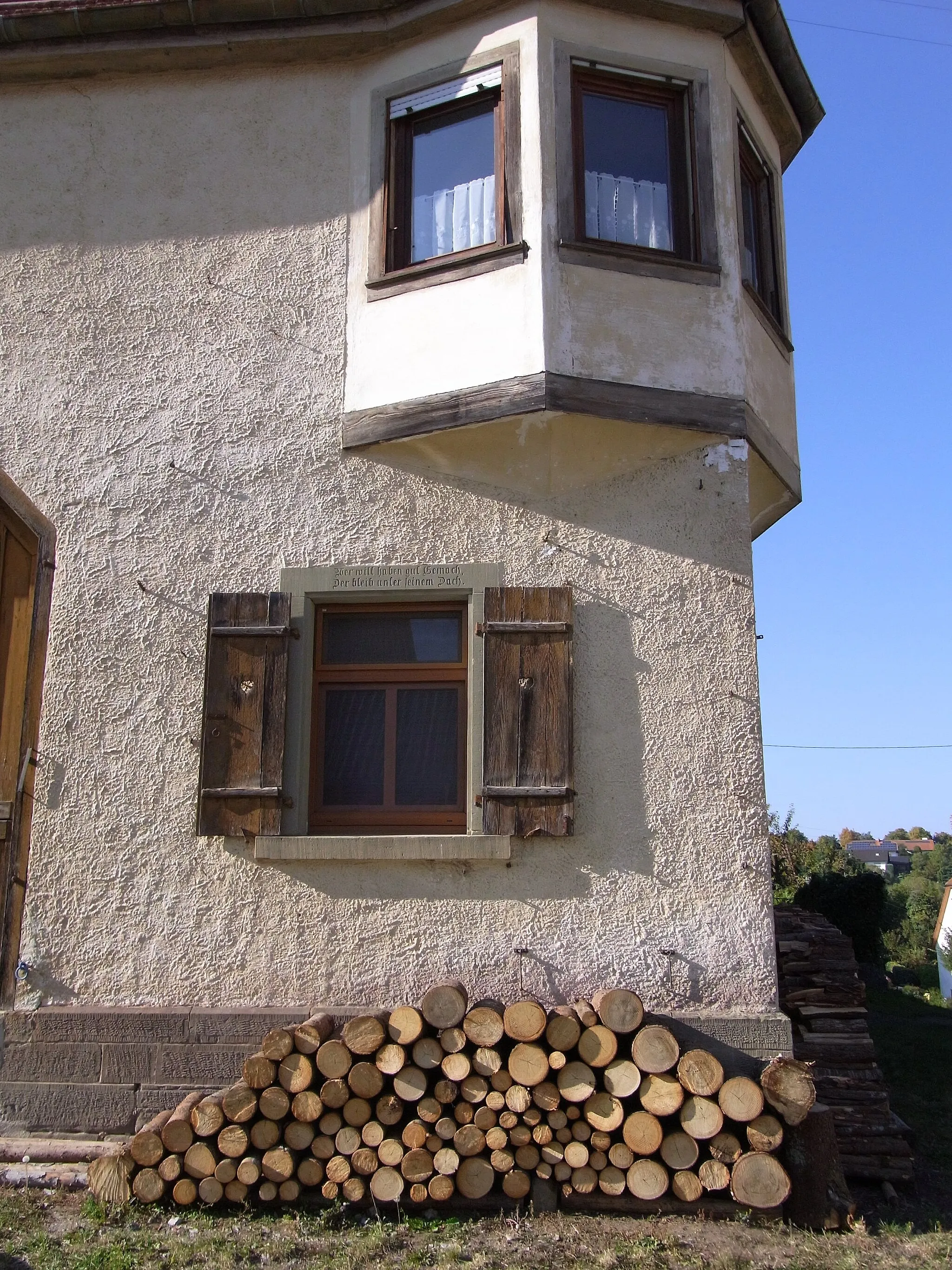 Photo showing: Geislingen-Binsdorf: typisches Erkerhaus-Detail-Sinnspruch