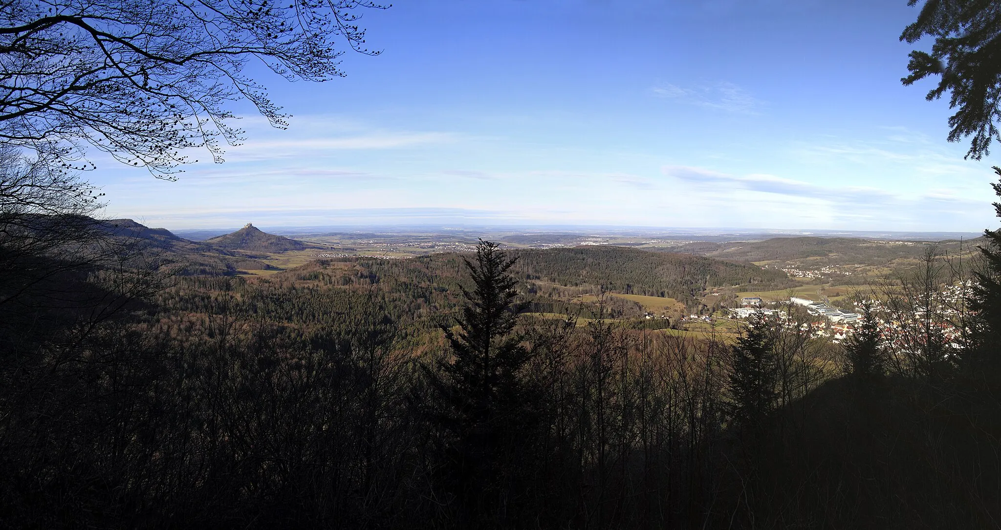 Photo showing: Himberg (854m), Swabian Alb mountains with Hohenzollern Castle, Zollernalbkreis Germany - panoramic view