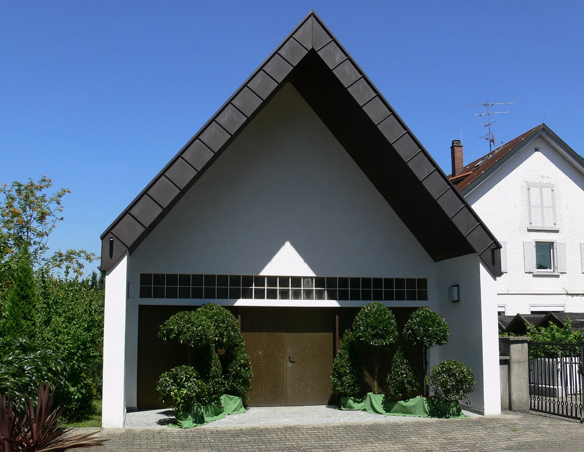 Photo showing: Obereschach (Stadt Ravensburg),

Friedhof, Aussegnungshalle