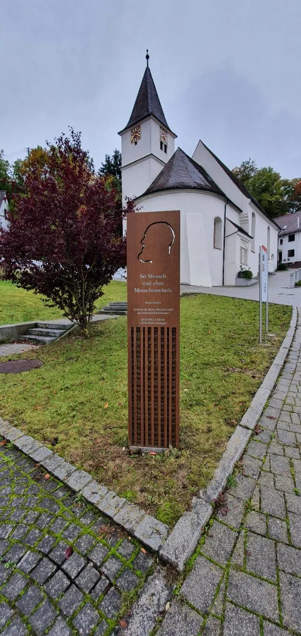 Photo showing: In der St. Jakobus Kirche in Albeck wurde Robert Bosch und seine Geschwister getauft. Direkt an der Kirche führt der Jakobsweg der Pilger vorbei.