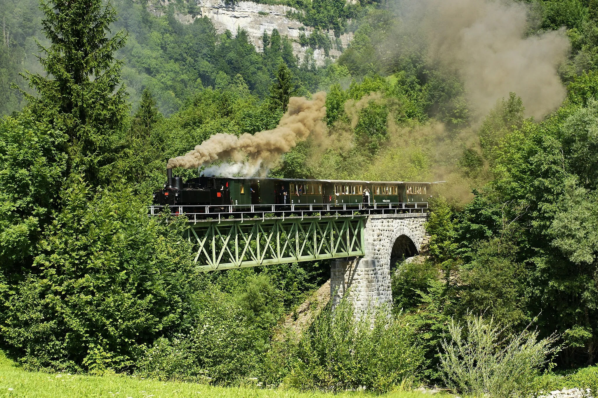 Photo showing: Museumsbahn "Wälderbähnle" auf Sporeneggbrücke bei Schwarzenberg in Vorarlberg.