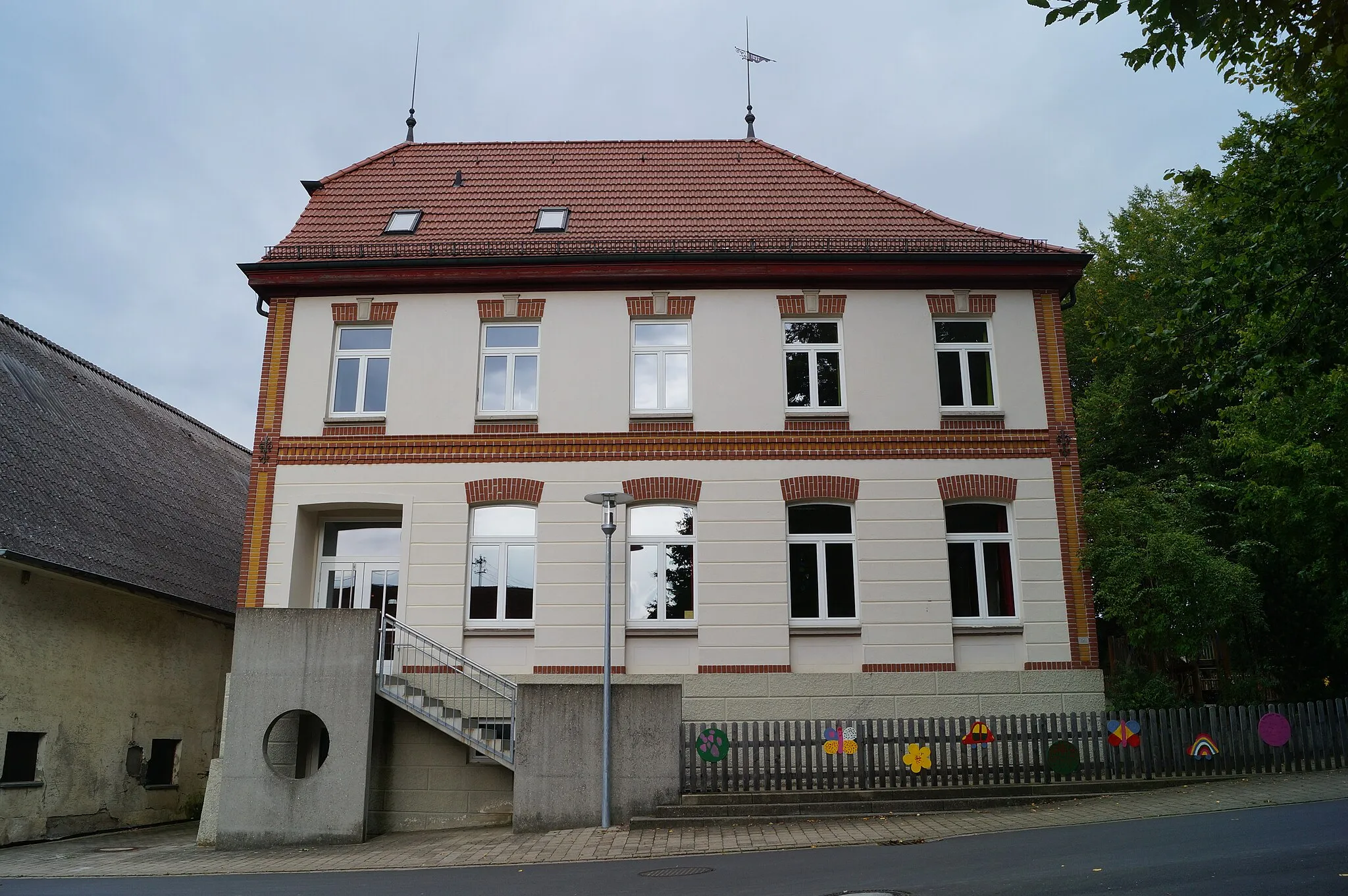 Photo showing: Ehemaliges Schul- und Rathaus Mittelbiberach