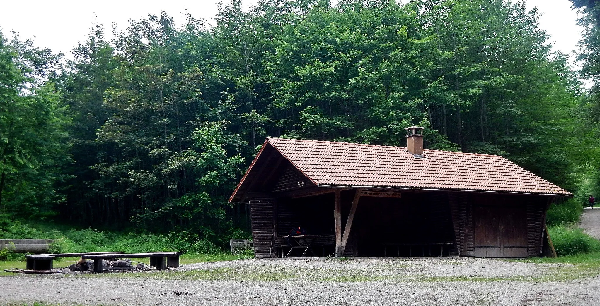 Photo showing: Waldklassenzimmer Seitzhütte