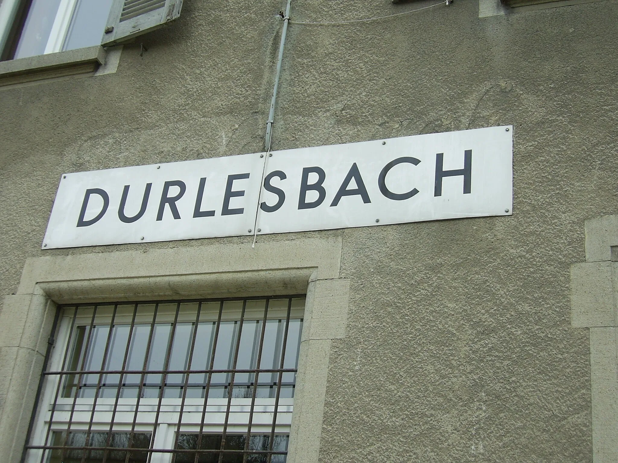 Photo showing: Germany - Baden-Württemberg - district Ravensburg - Bad Waldsee - Durlesbach: former station building (detail)