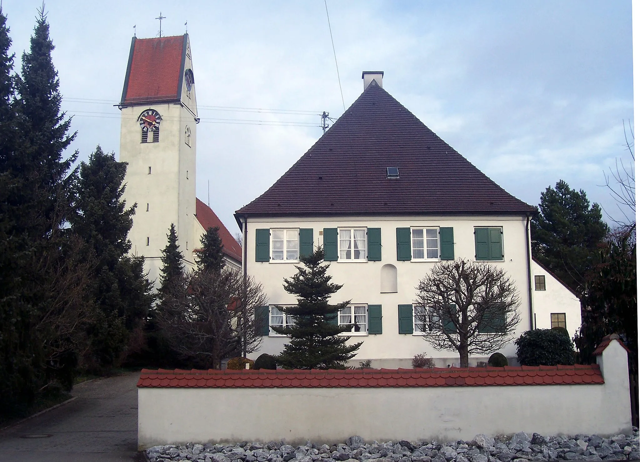Photo showing: Pfarrhof und St. Martin in Obenhausen