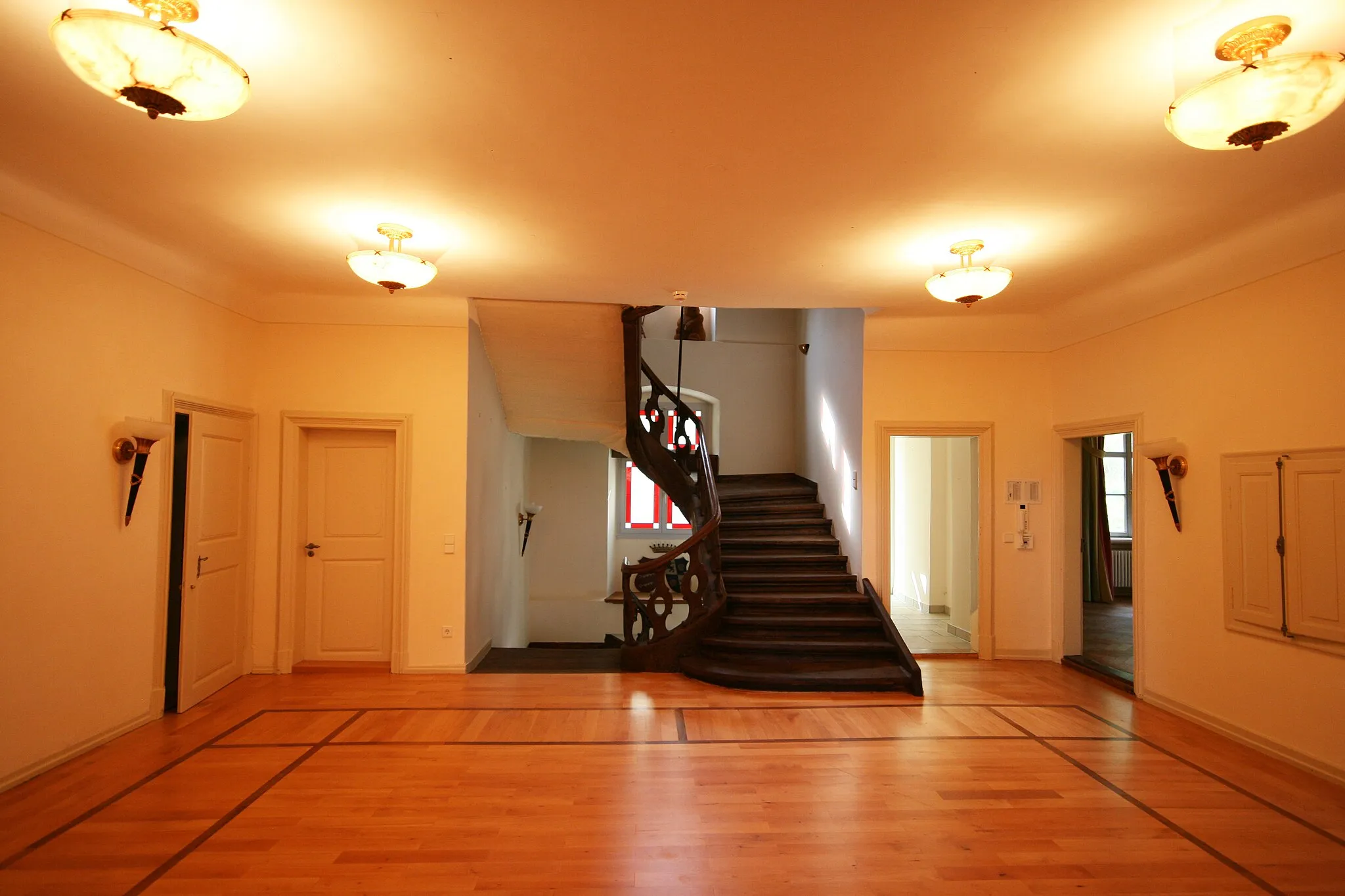 Photo showing: Entrance hall and staircase in the castle