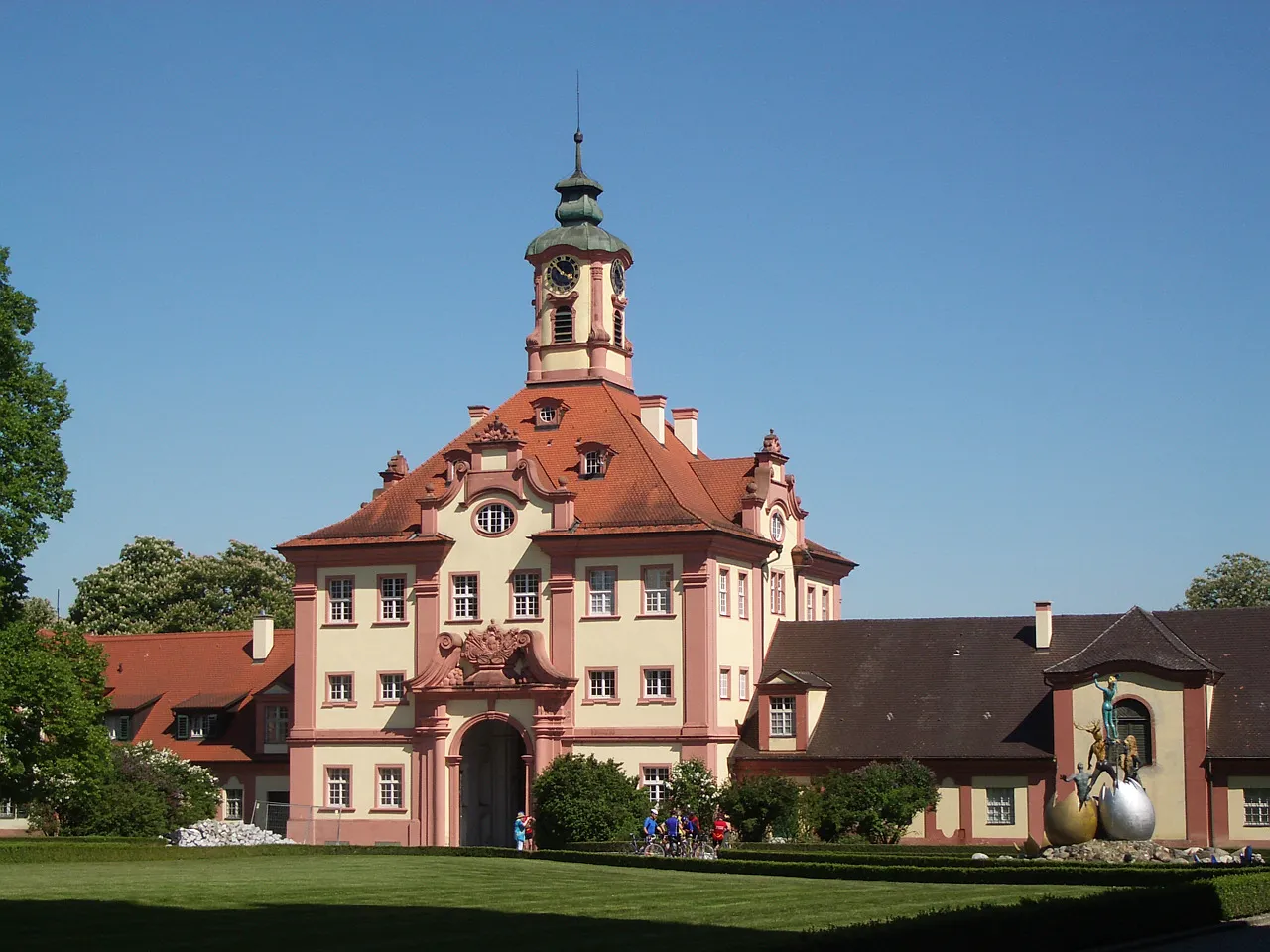Photo showing: Altshausen, Germany: Schloss, Torgebäude, vom Schlosshof