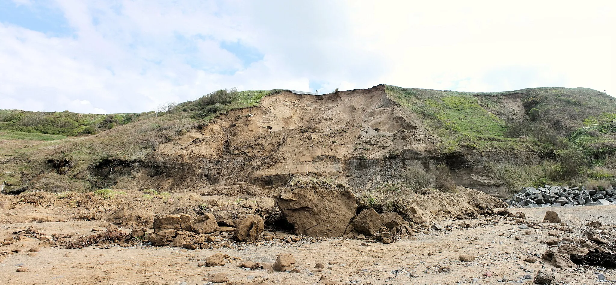 Photo showing: Nefyn marine landslide - coastal erosion as a result of Climate Change - Wales 19 April 2021.
Image taken 2nd May 2021.