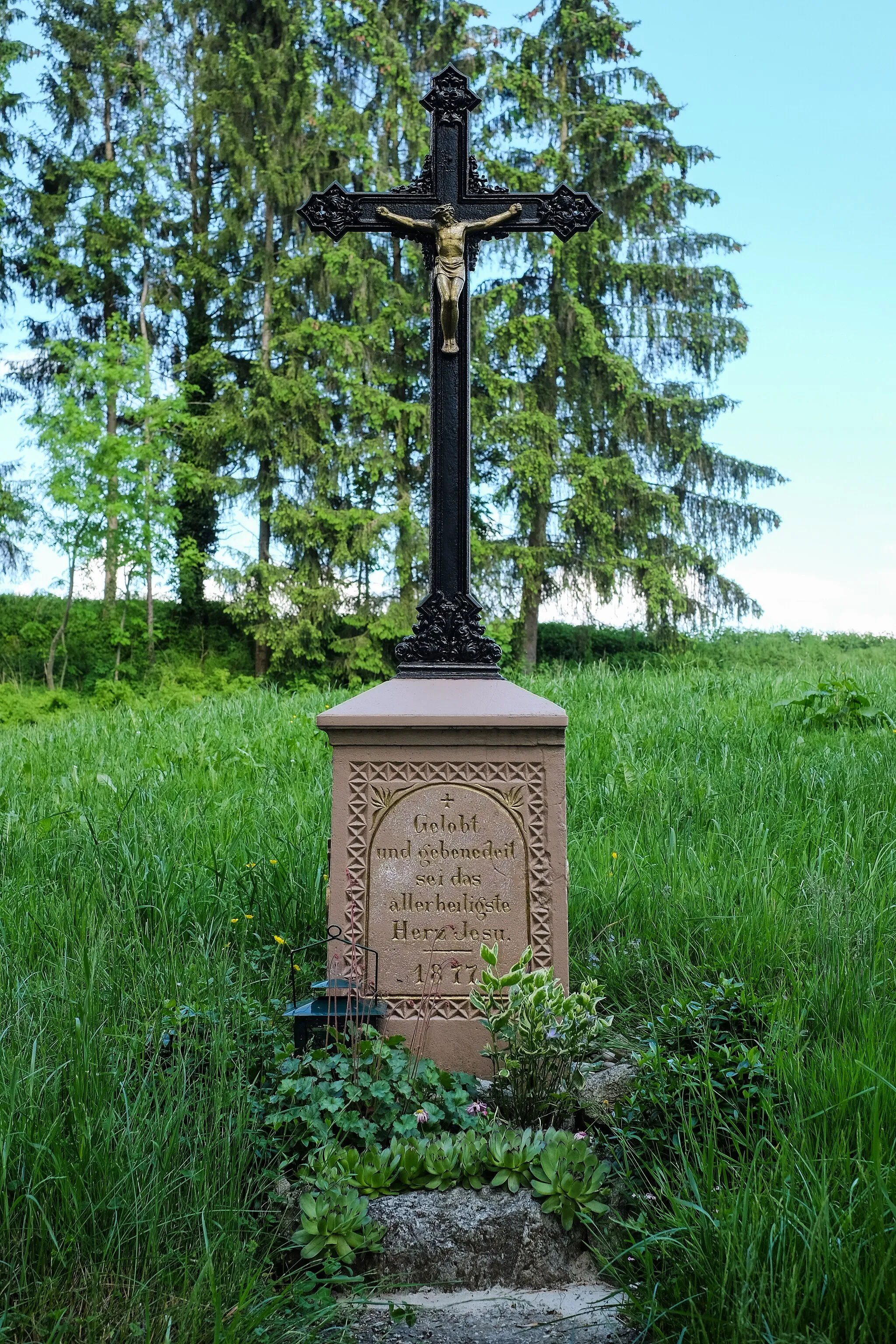 Photo showing: Wayside cross, dated 1877, Bad Schussenried-Lauhaus, district Biberach, Baden-Württemberg, Germany