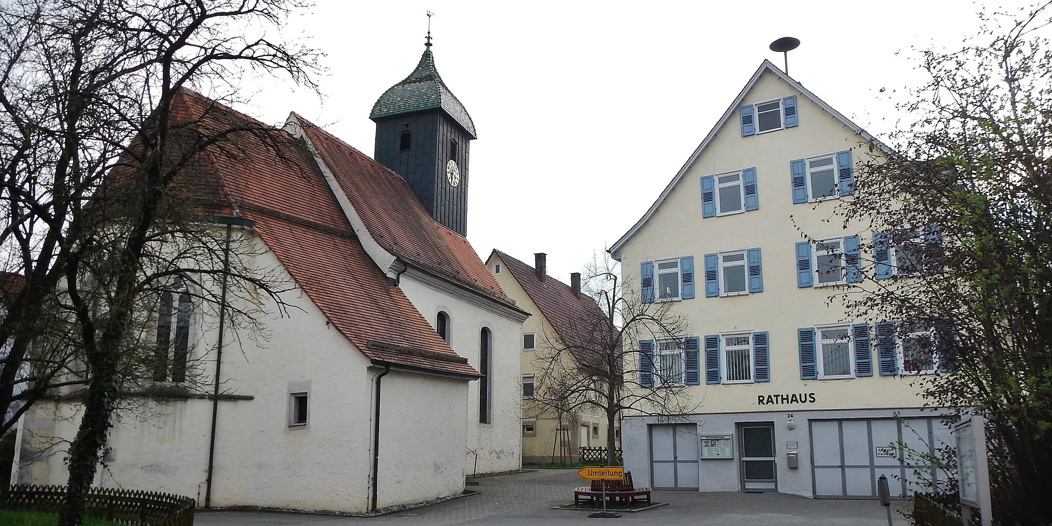 Photo showing: Rathaus und Kirche in Wankheim