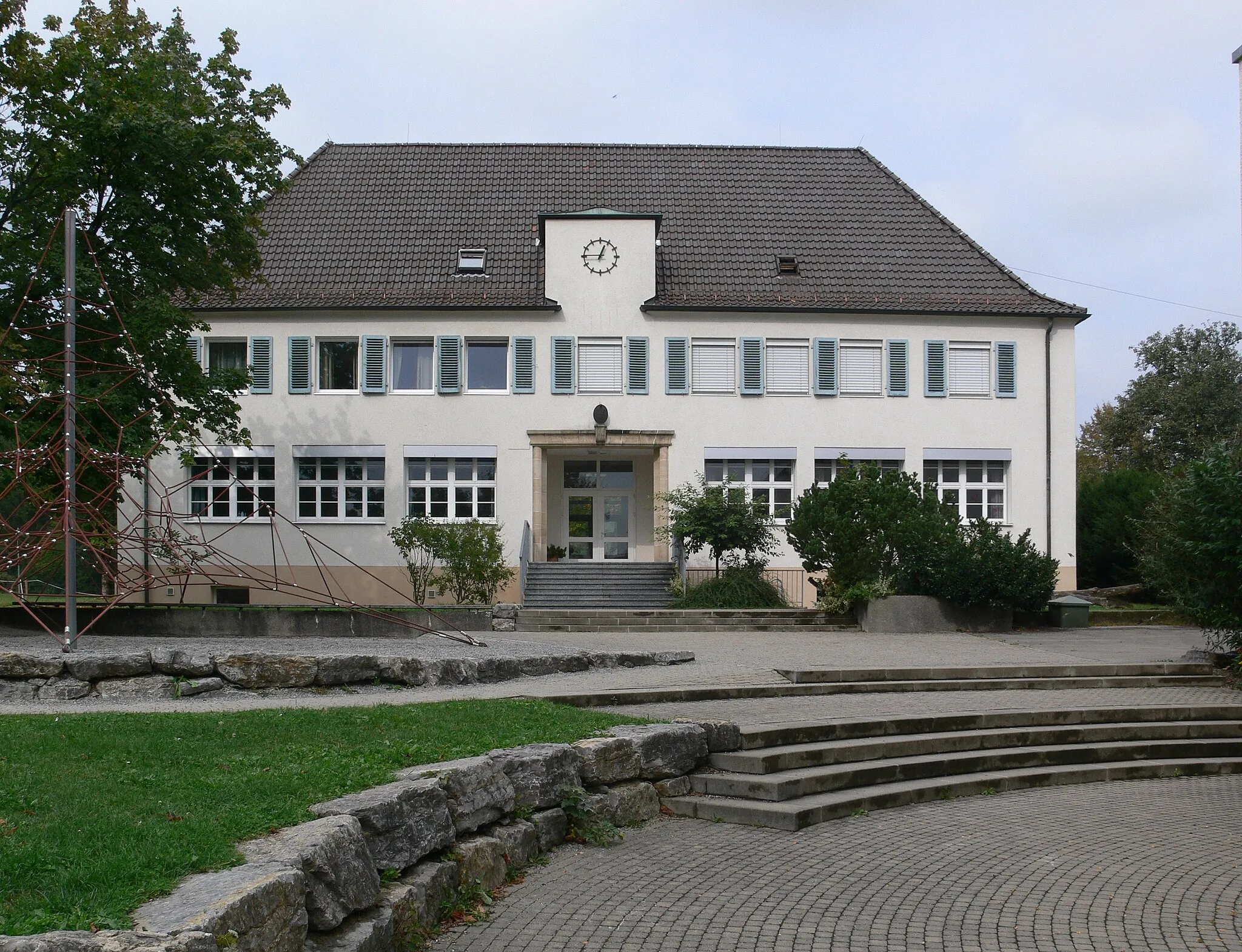 Photo showing: Schulhaus in Oberzell, Ortschaft Taldorf, Stadt Ravensburg