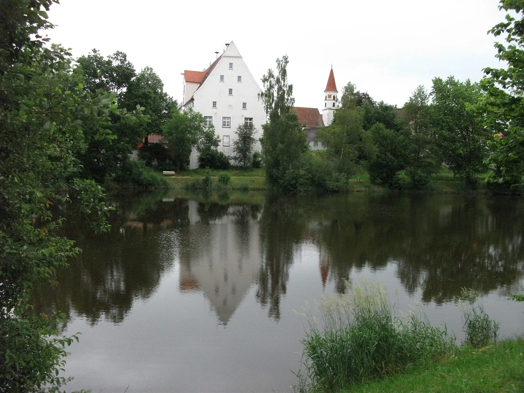 Photo showing: Schloß Michelwinnaden mit See