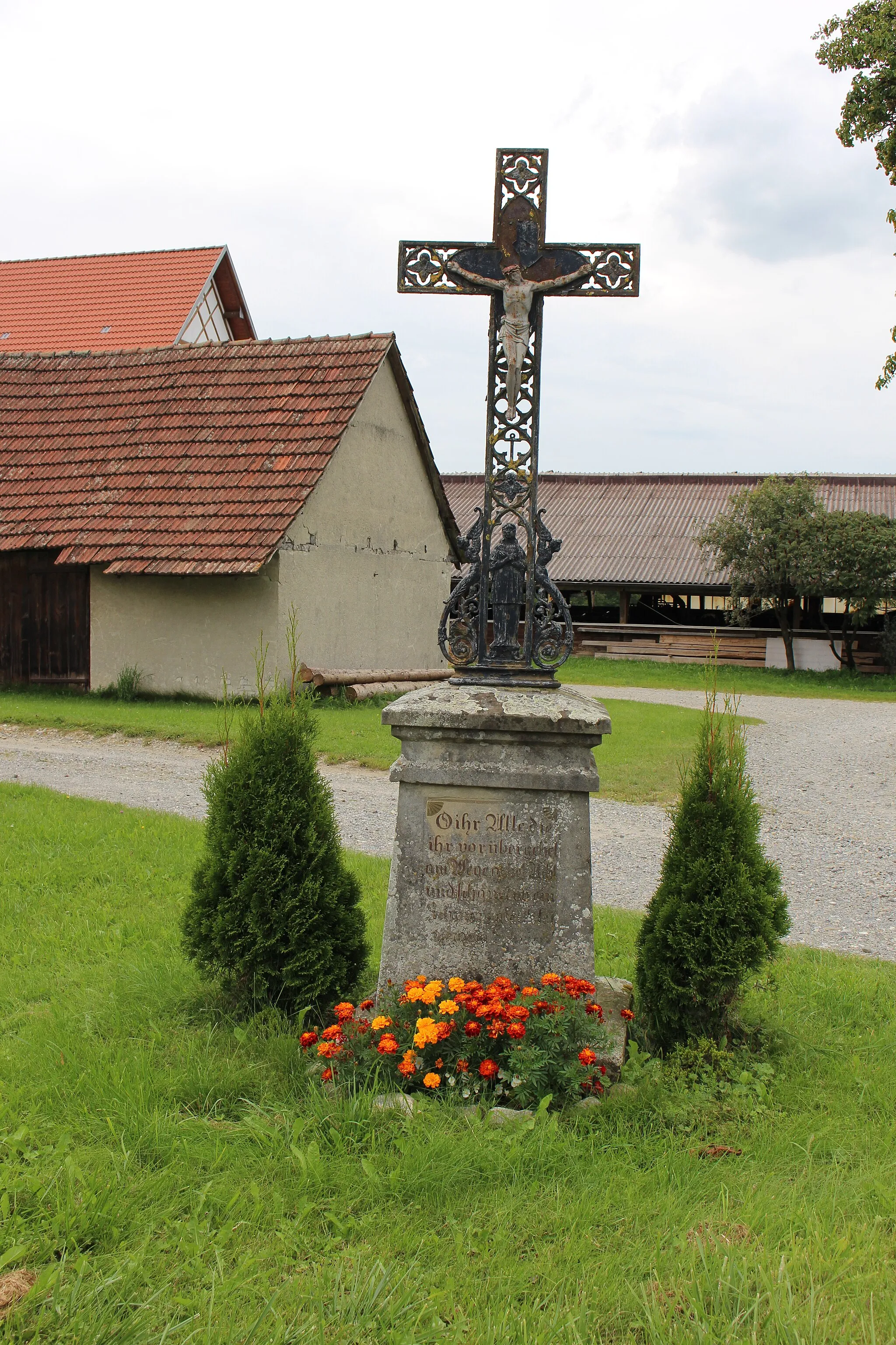 Photo showing: Wegkreuz in Lenatweiler 2014