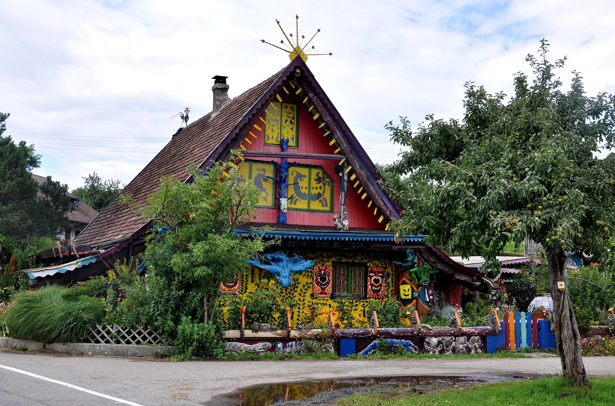 Photo showing: Neukirch (Bodenseekreis), Ortsteil Hinteressach, Haus des Malers Melchior Setz (so genanntes „Hexenhaus“)