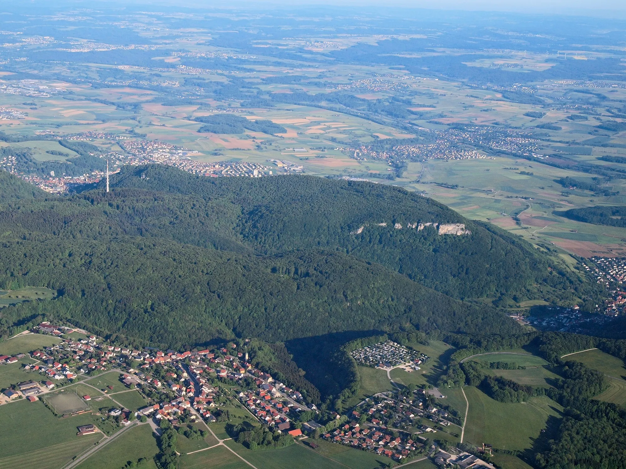 Photo showing: Aerial view of the Rosenstein mountain, Germany