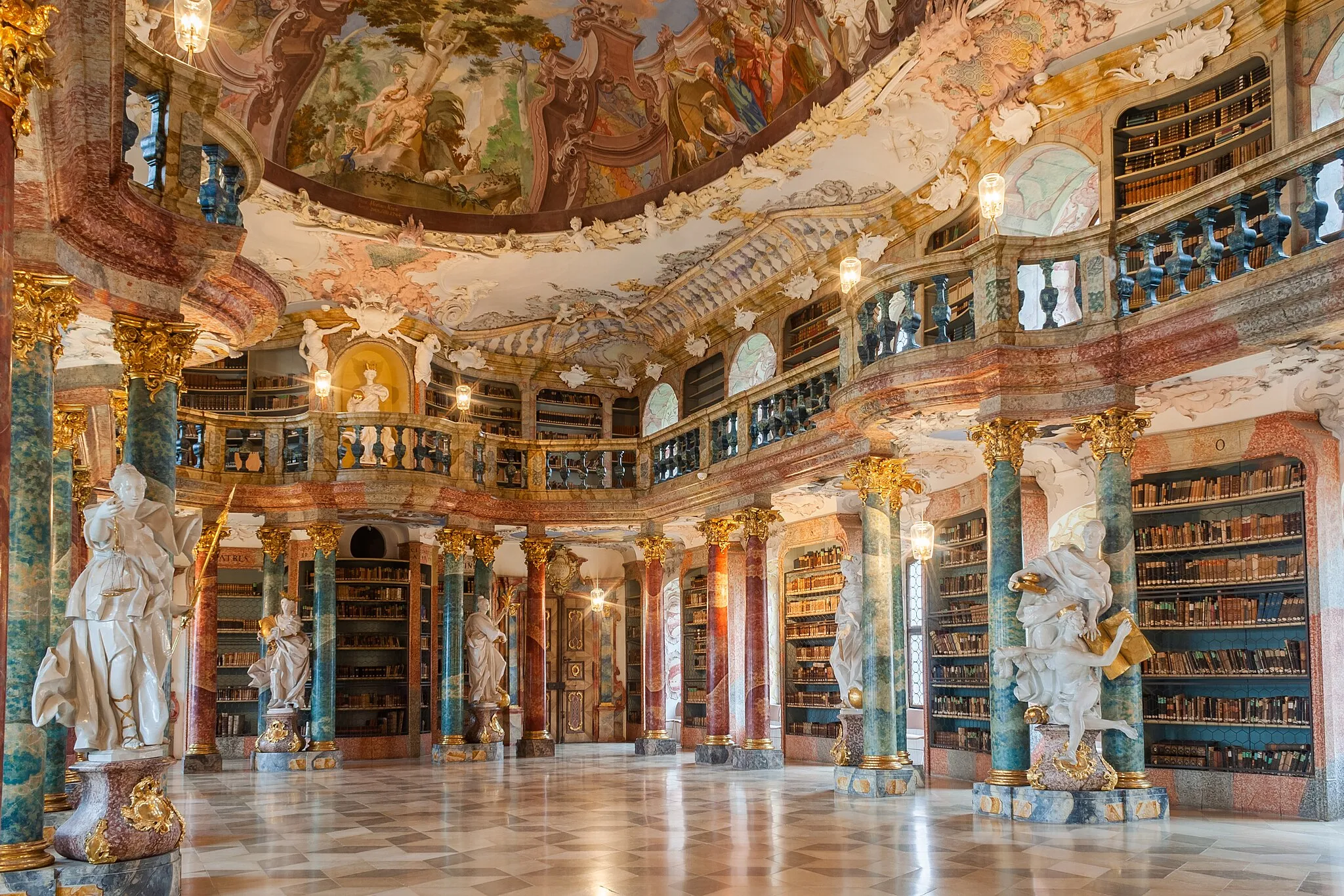 Photo showing: Baroque library hall of Wiblingen abbey