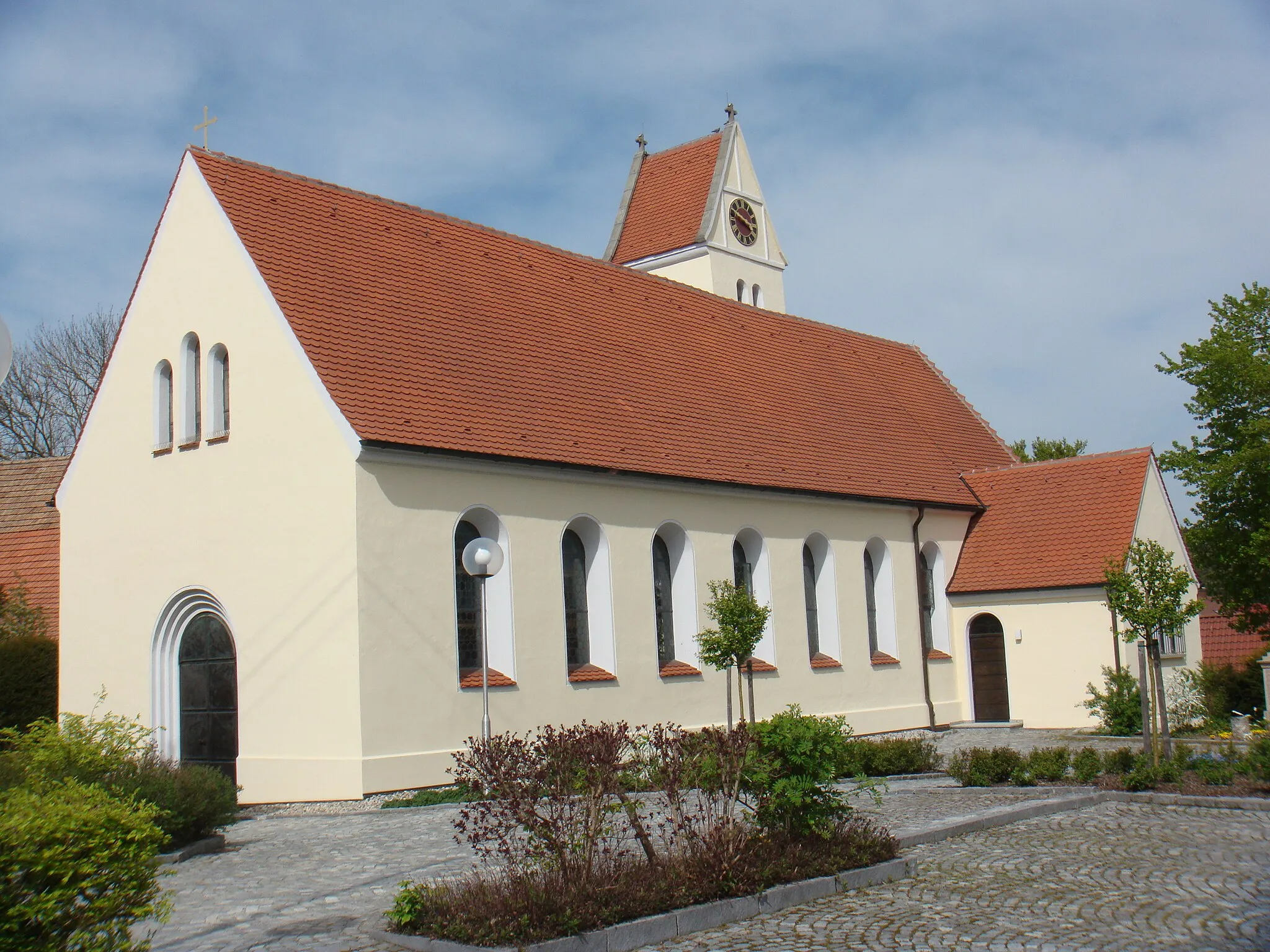 Photo showing: Kirche zur Heiligsten Dreifaltigkeit Dorndorf