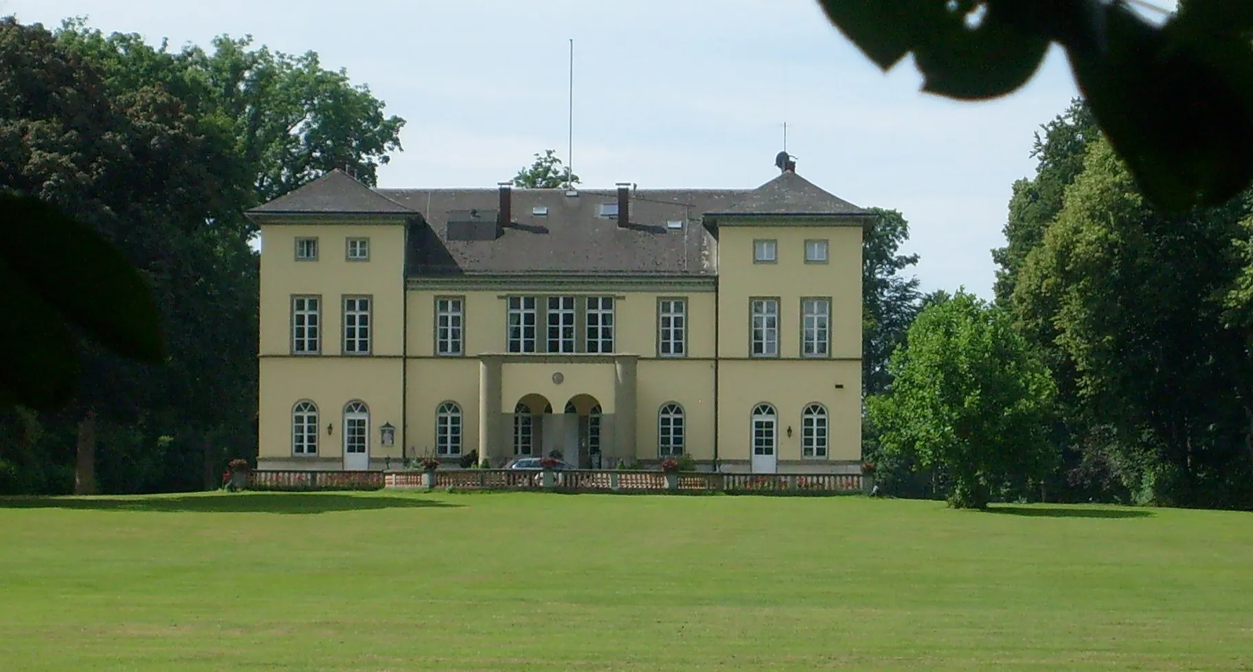 Photo showing: Landhaus Krauchenwies der Fürsten von Hohenzollern-Sigmaringen im Fürstlichen Park von Krauchenwies
