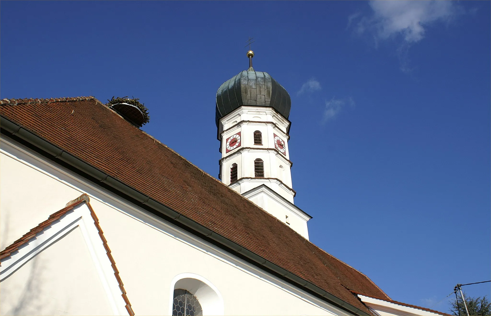 Photo showing: Sankt Mammas-Kirche im Neu-Ulmer Stadtteil Finningen. Sankt Mammas ist der Schutzpatron des Viehs, der Herden, Höfe und der Steuerzahler