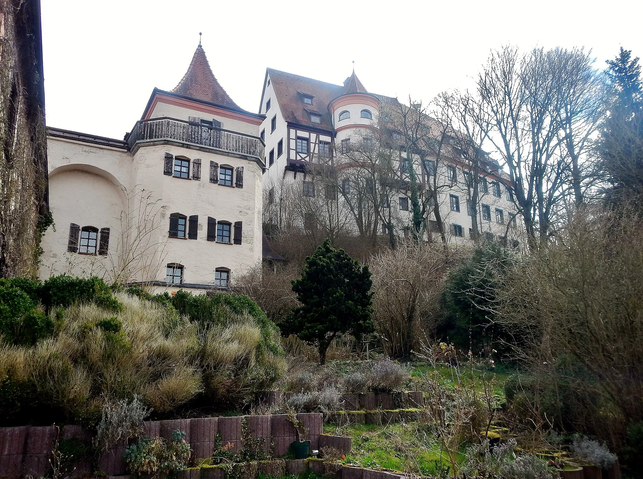 Photo showing: Blick auf den historischen Hängegarten (Dach- oder Terrassengarten, zwischen 1569 und 1573 errichtet) beim Schloss Neufra