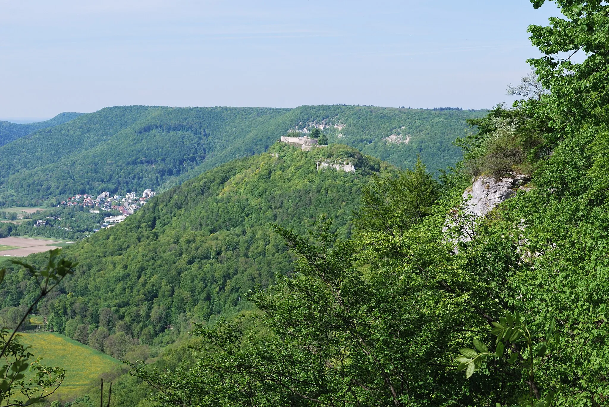 Photo showing: The Castle Hohenurach in Swabian Jura in the German Federal State Baden-Württemberg.