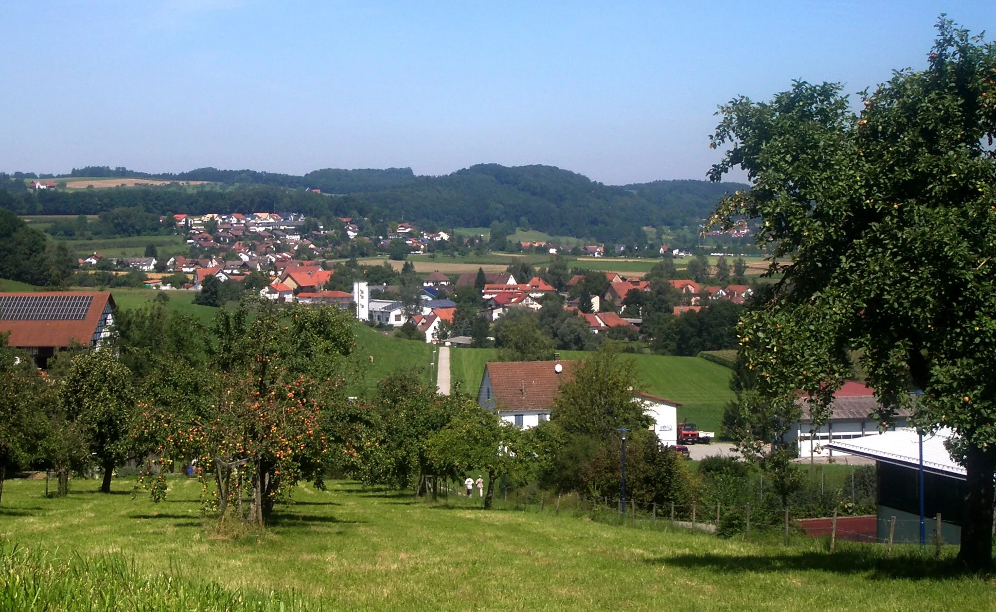 Photo showing: D-88276 Berg: Blick von Berg auf den Ortsteil Ettishofen (im Hintergrund übergehend in den Ortsteil Weiler)
