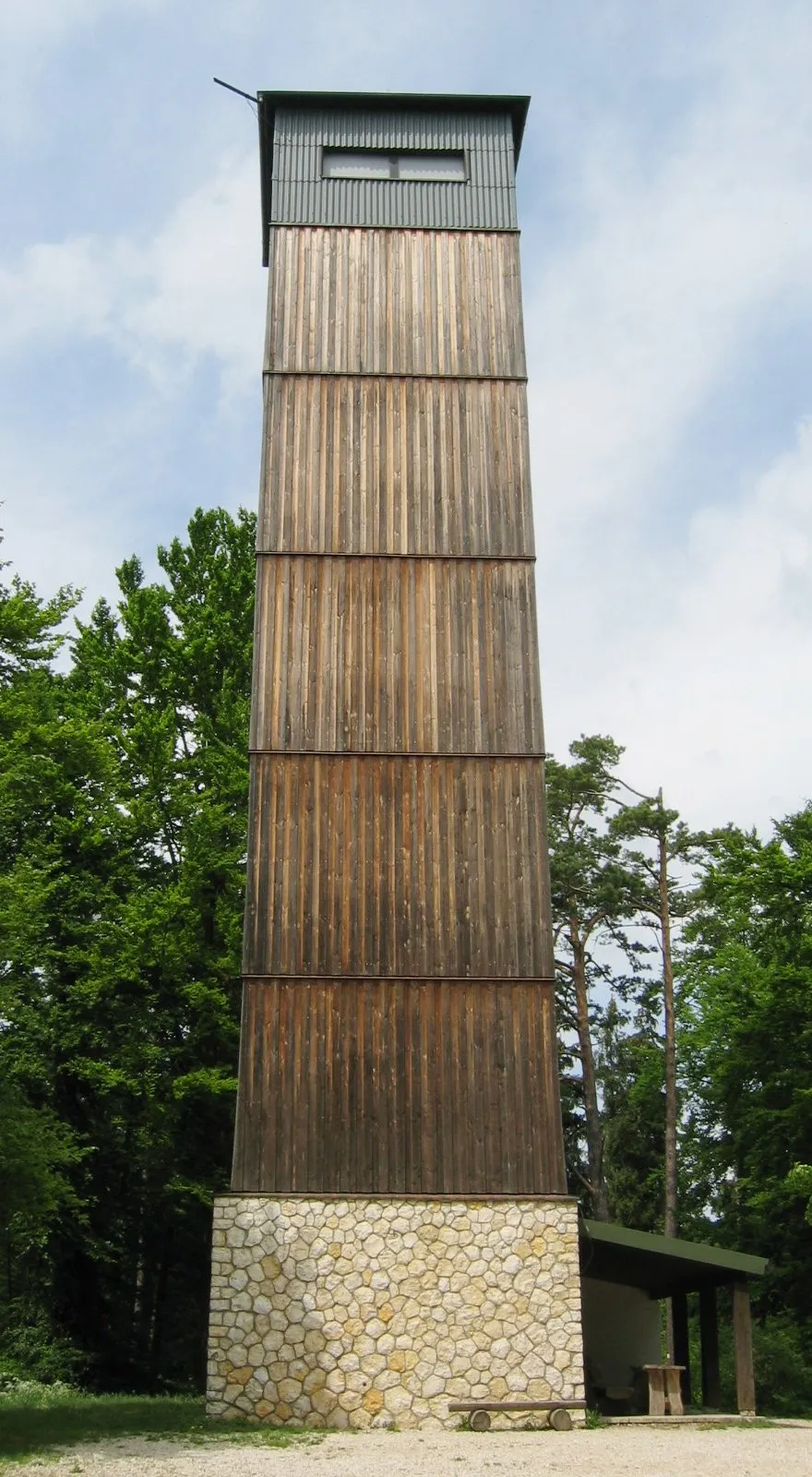 Photo showing: View tower on the Augstberg, a hill of the Swabian Jura, Germany