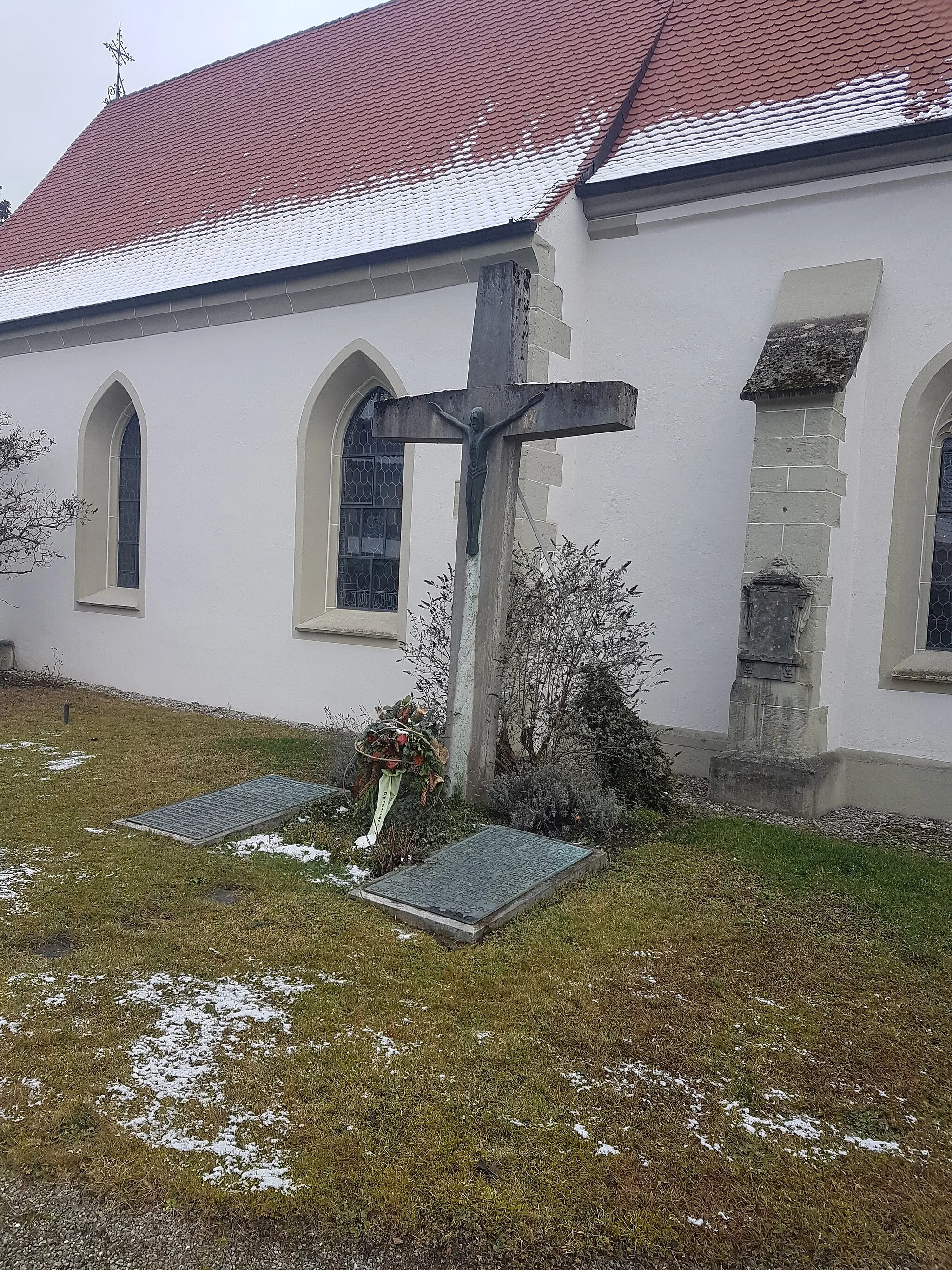 Photo showing: Kriegerdenkmal von Billafingen vor Kirche