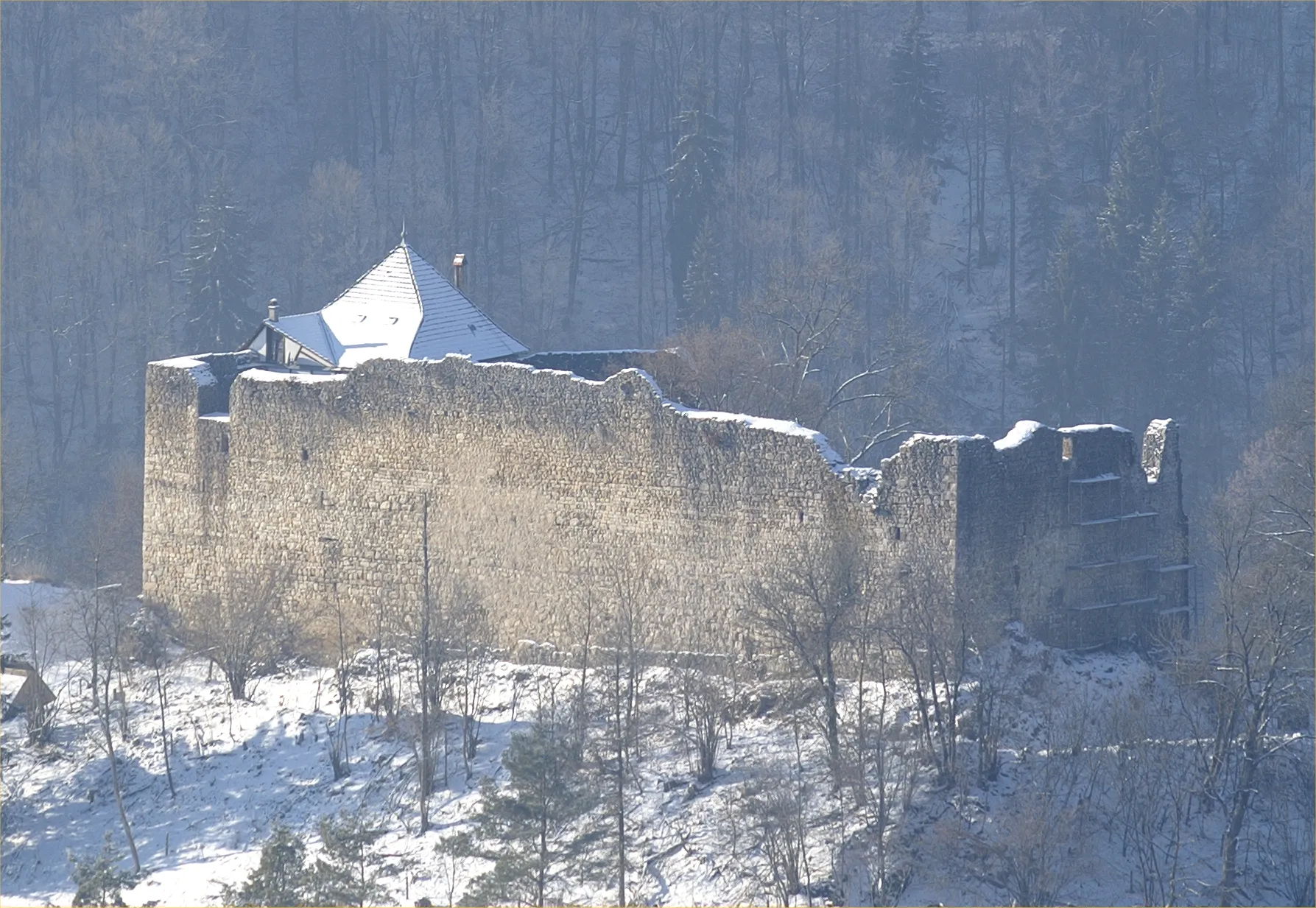 Photo showing: Burg Niedergundelfingen im Großen Lautertal