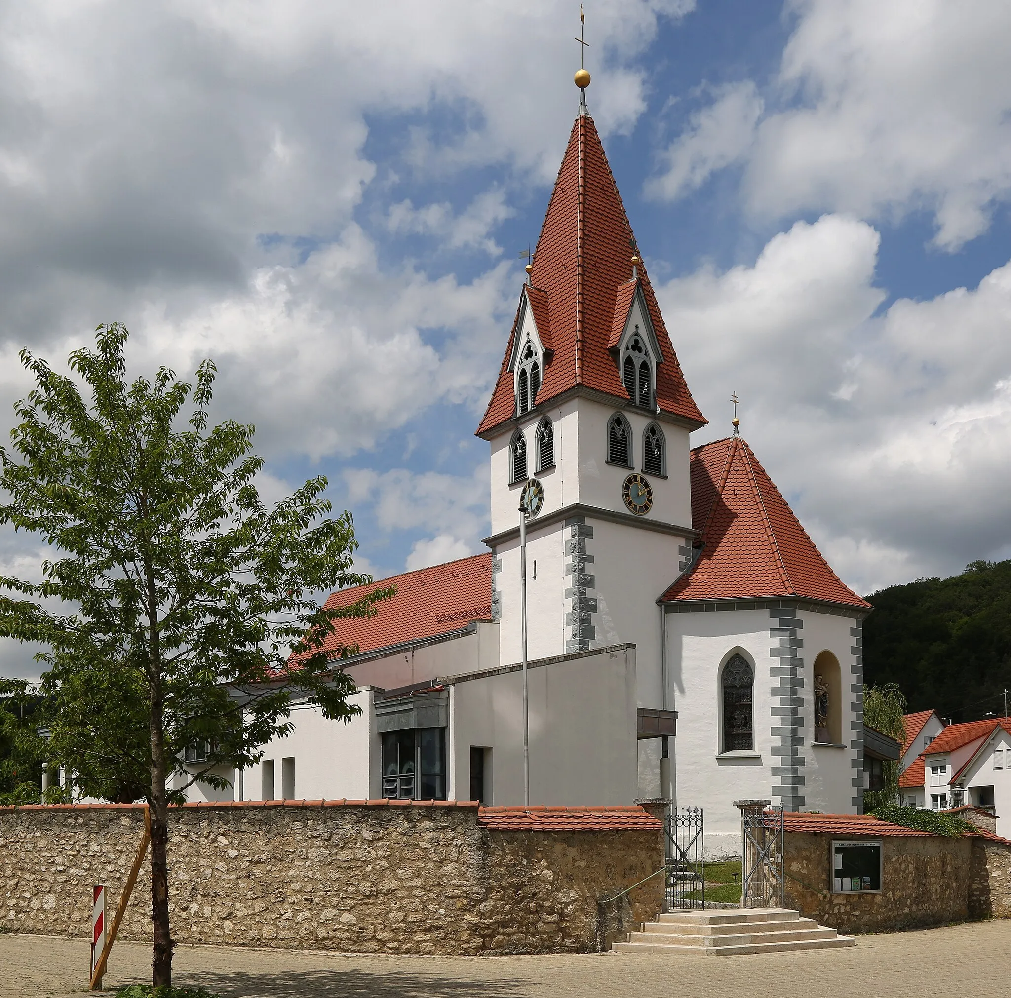 Photo showing: Katholische Pfarrkirche St. Vitus in Schmiechen, einem Ortsteil von Schelklingen, Alb-Donau-Kreis.