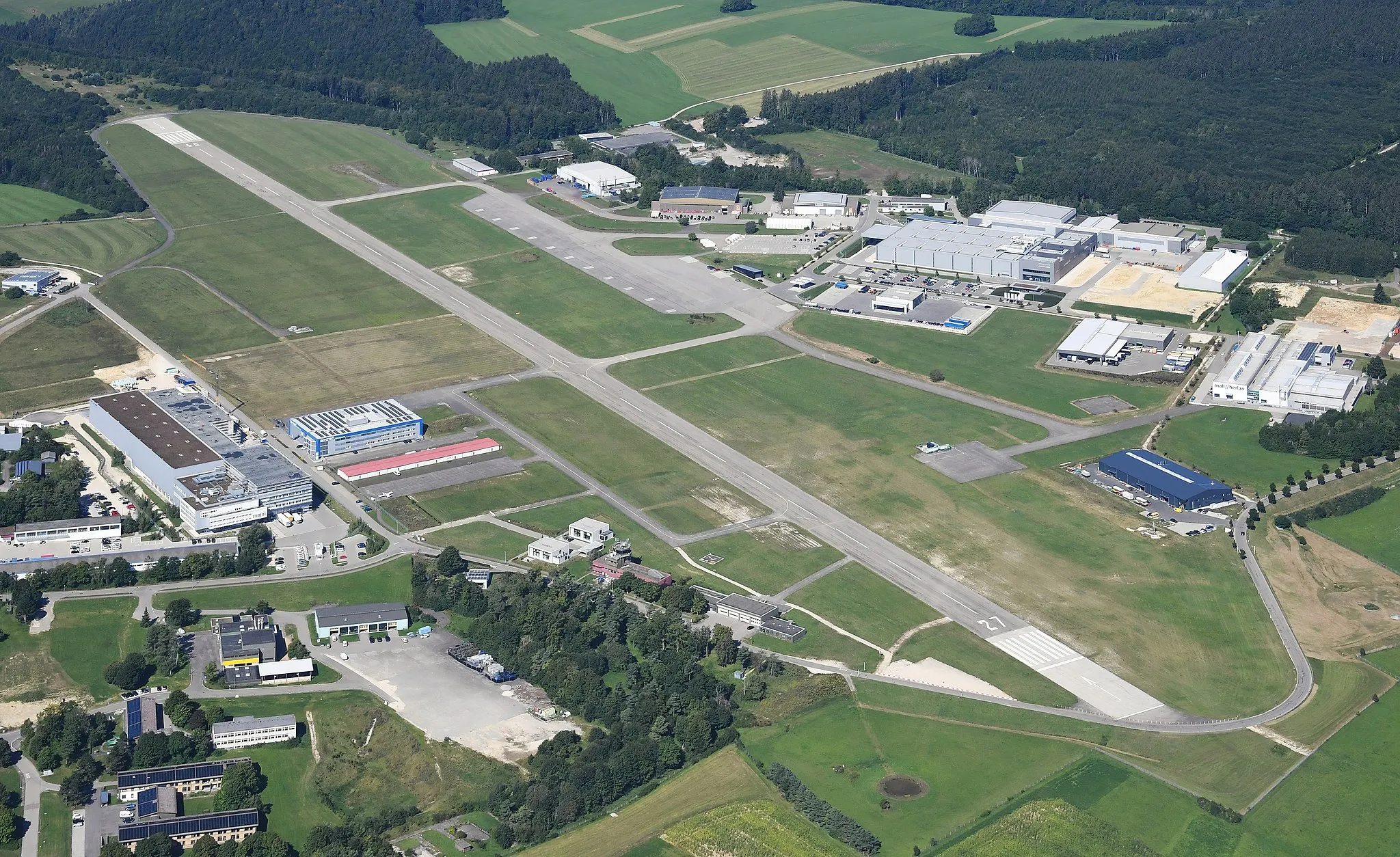 Photo showing: Aerial image of the Neuhausen ob Eck airfield