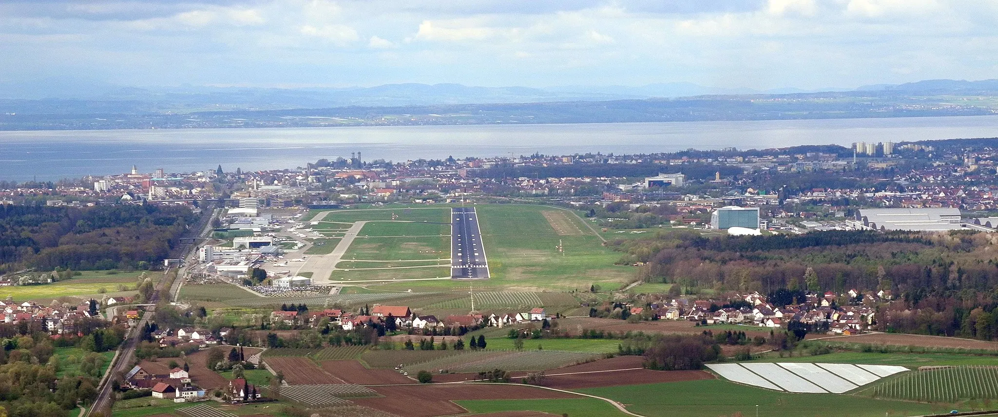 Photo showing: Friedrichshafen Airport