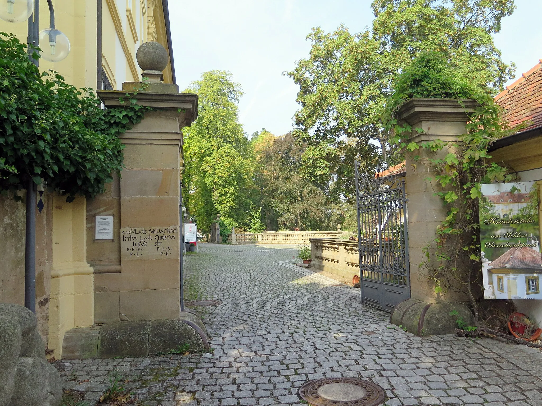 Photo showing: This is a photograph of an architectural monument. It is on the list of cultural monuments of Bayern, no. D-6-74-163-48.