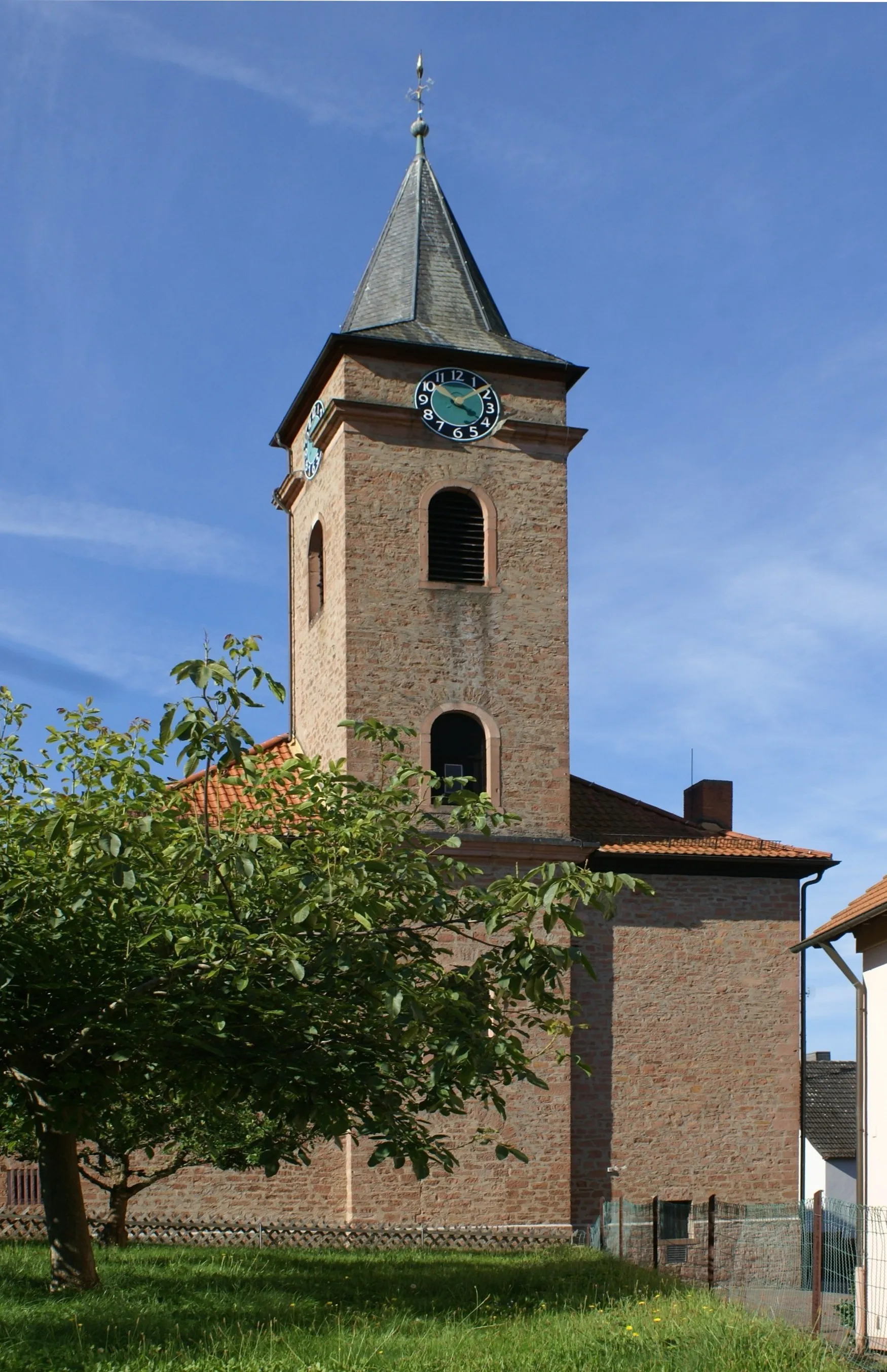 Photo showing: Belltower of the parish church St. Josef in Kleinkahl