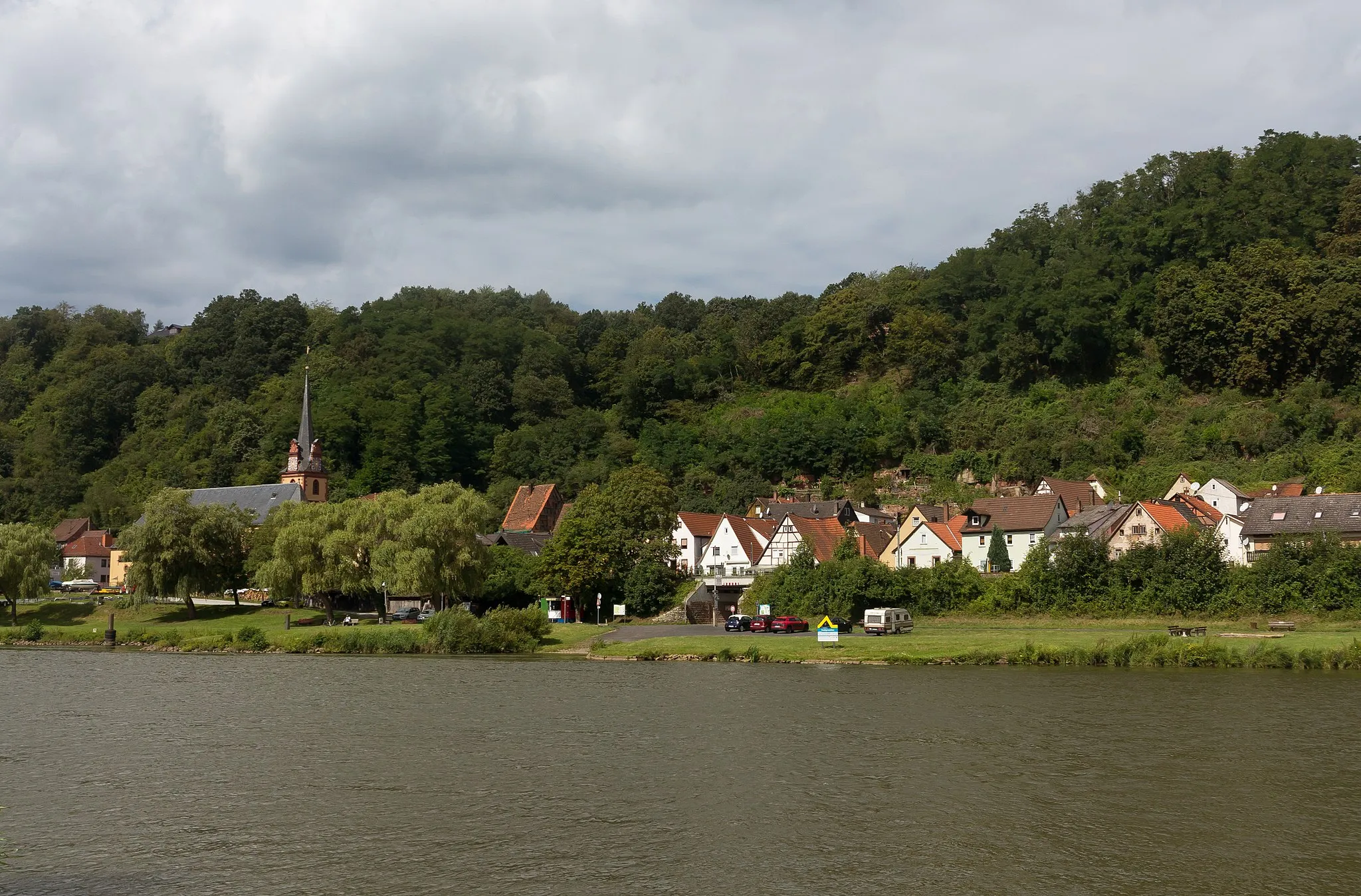 Photo showing: Stadtprozelten, view to the town with church (die Kirche Mariä Himmelfahrt)