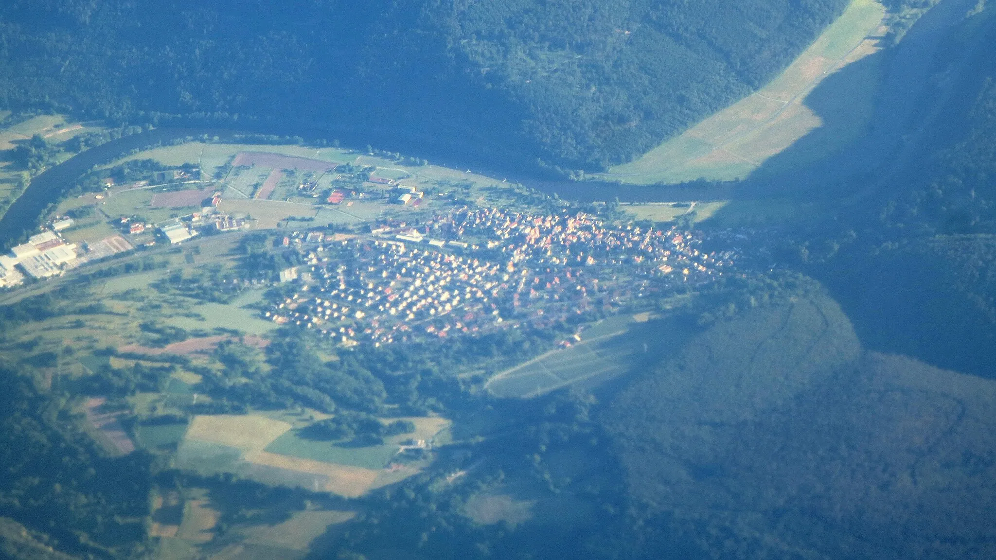 Photo showing: Dorfprozelten (Bayern) with the Magna Mirrors factory.