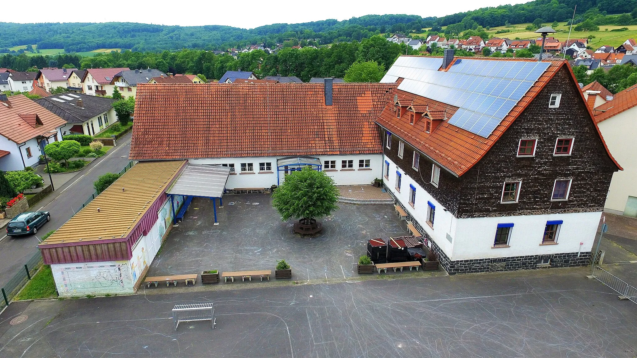 Photo showing: Die Grundschule in Romsthal