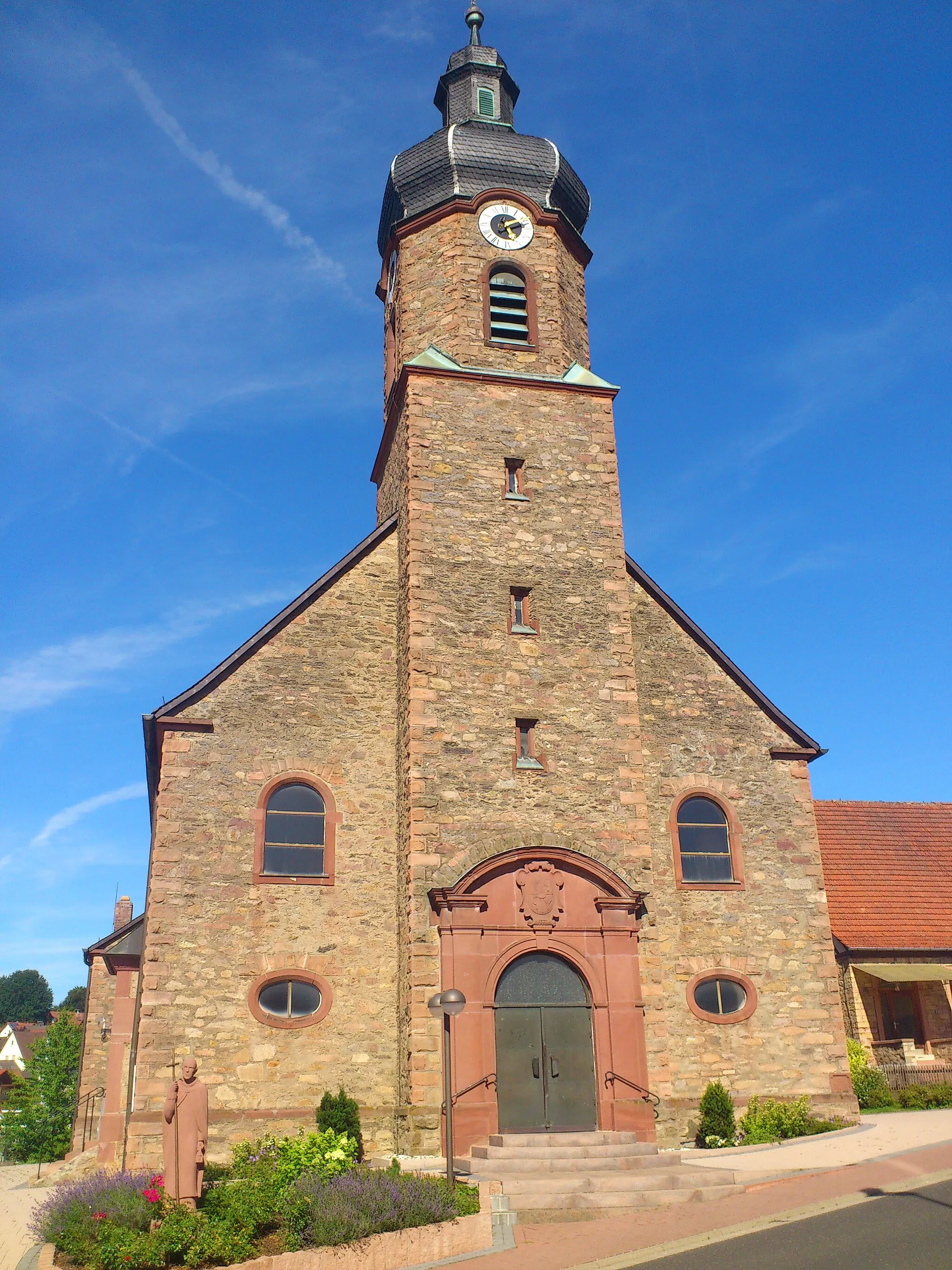 Photo showing: Die katholische Filialkirche St. Kilian und St. Bonifatius in Kleinblankenbach